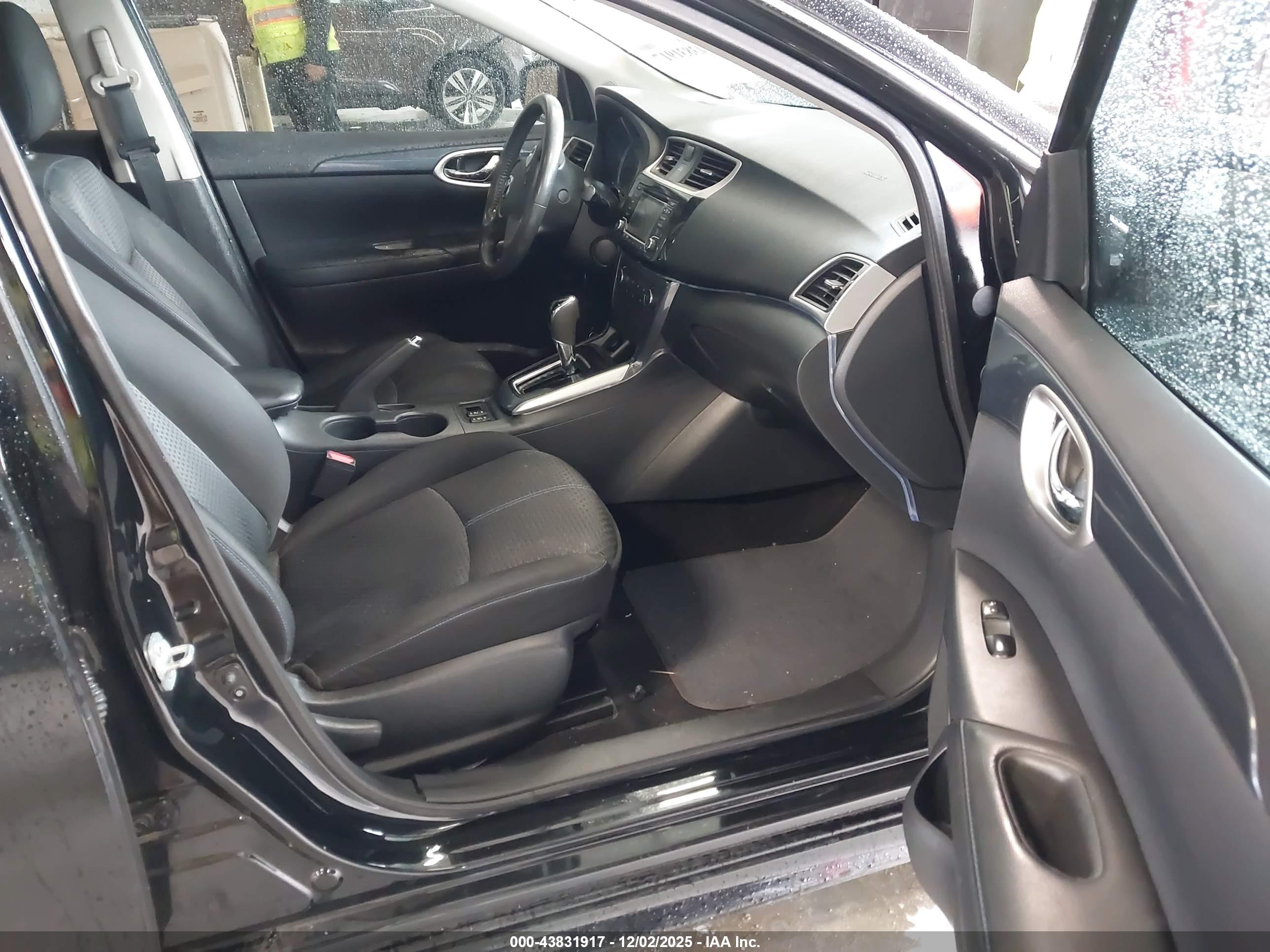 NISSAN SENTRA image 5