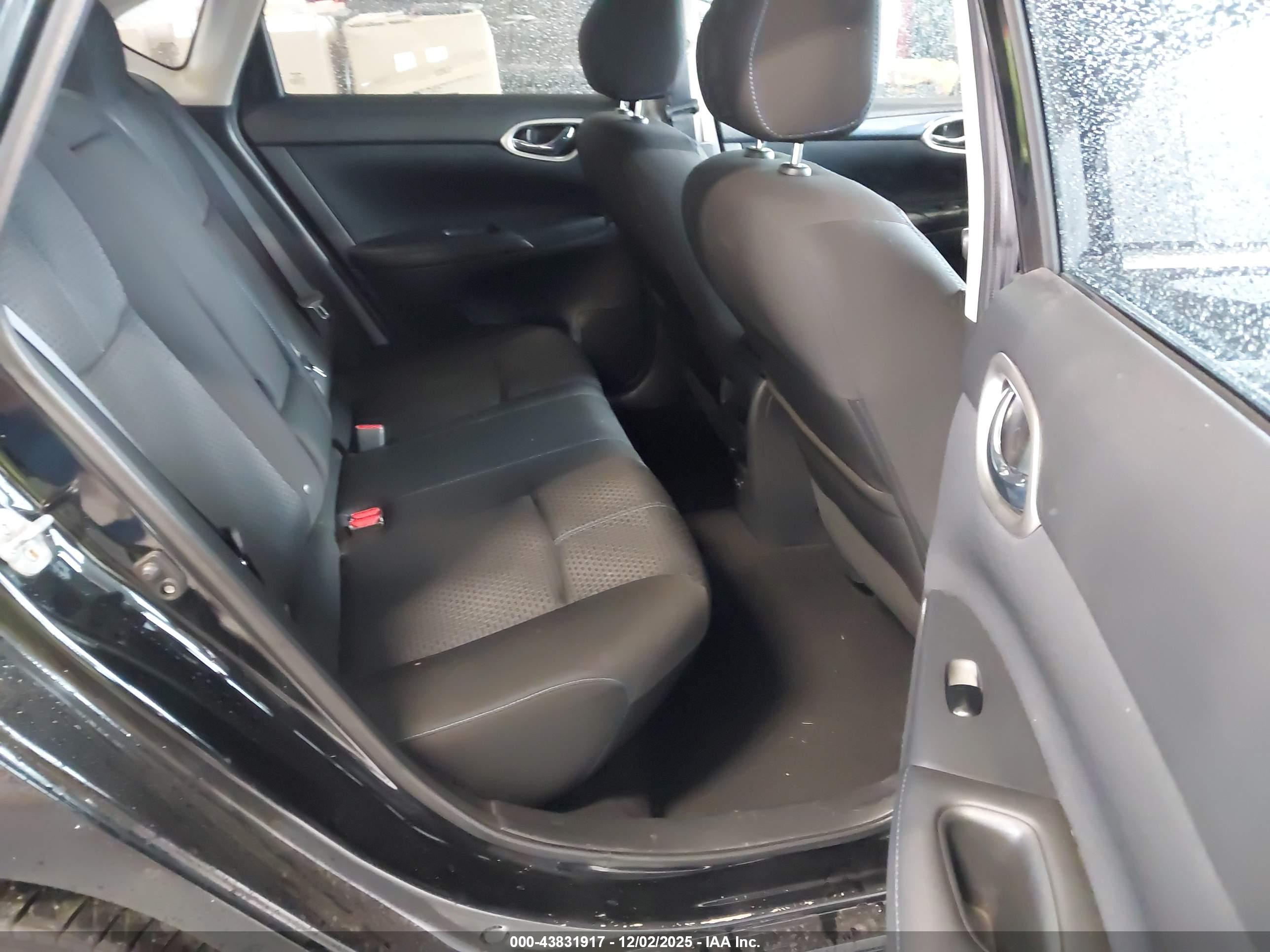 NISSAN SENTRA image 8