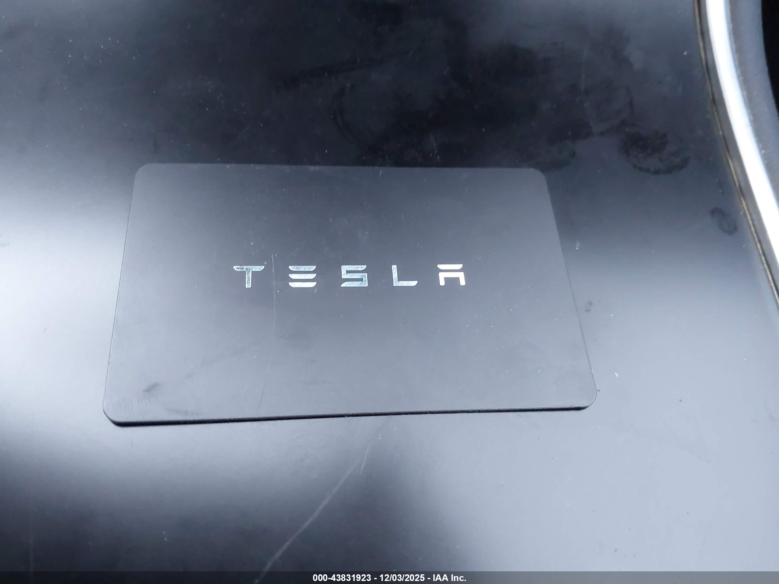 TESLA MODEL image 11