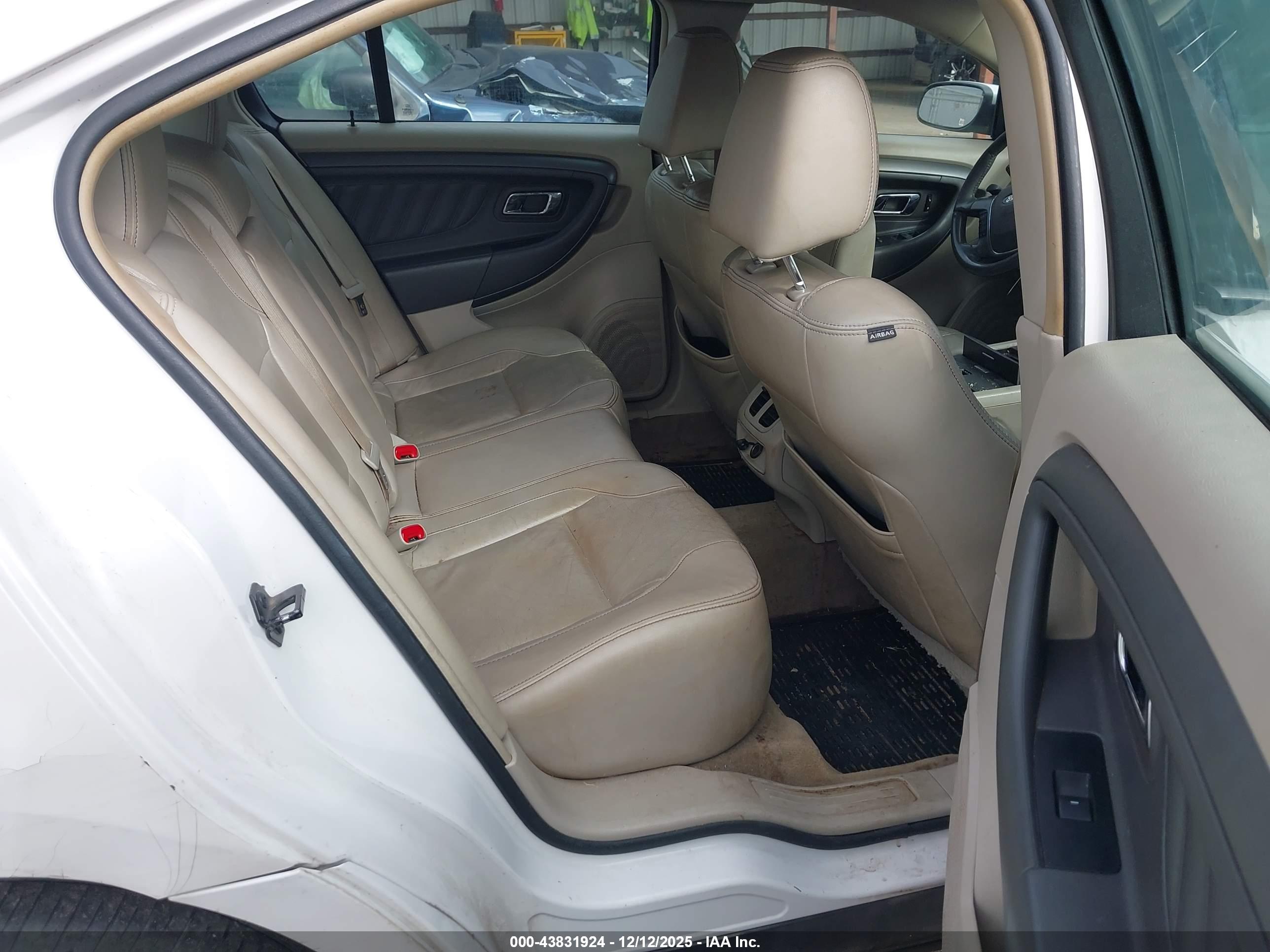 FORD TAURUS image 8
