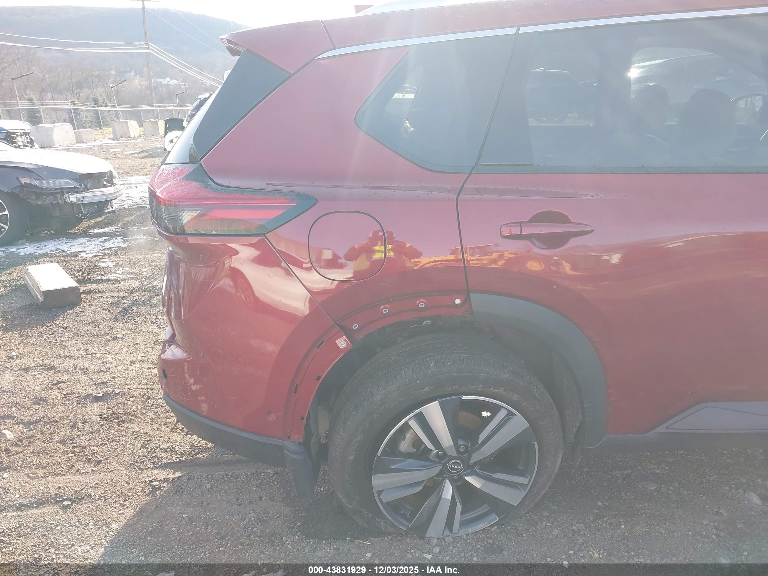 NISSAN ROGUE image 6