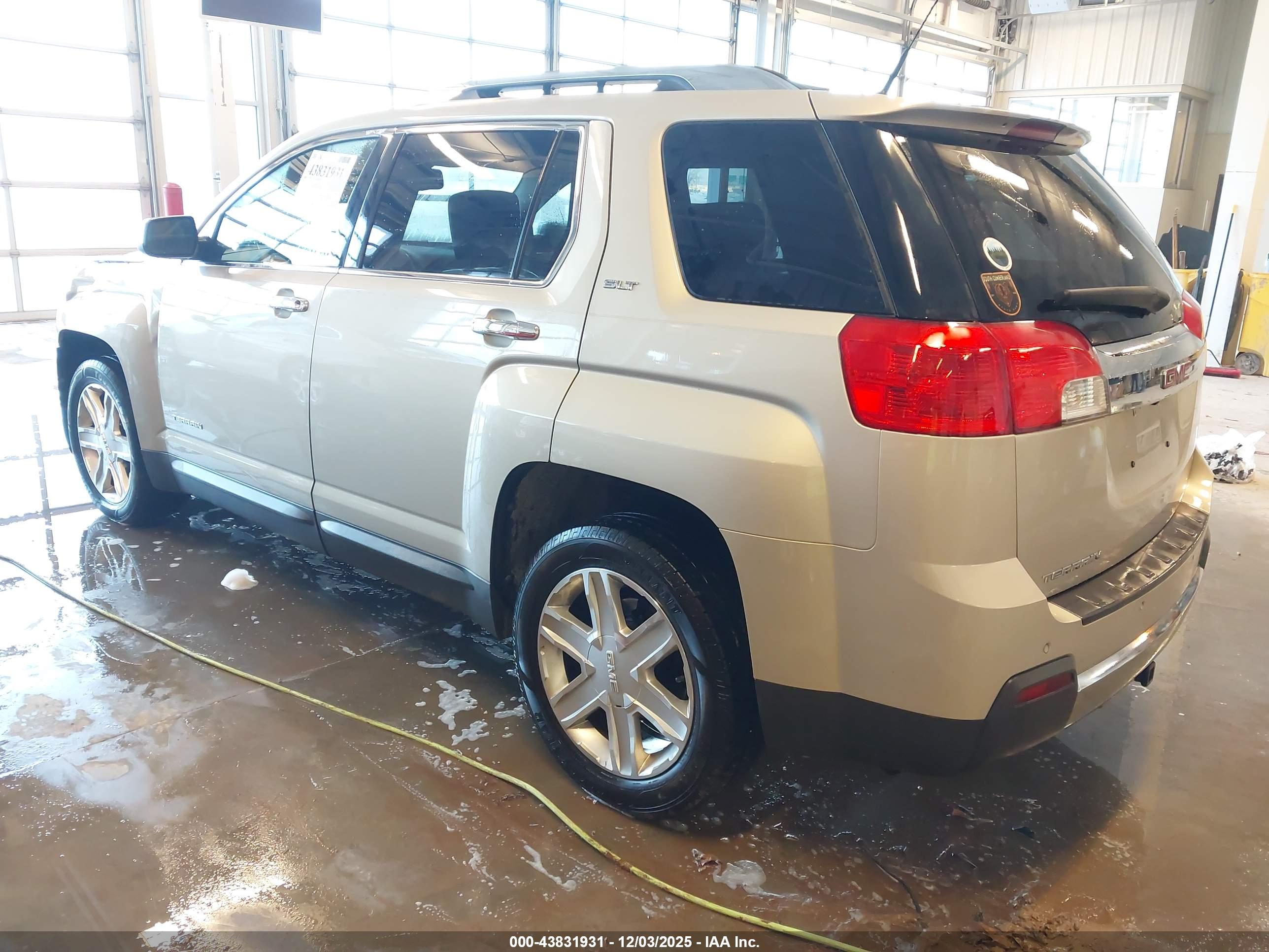 GMC TERRAIN image 3