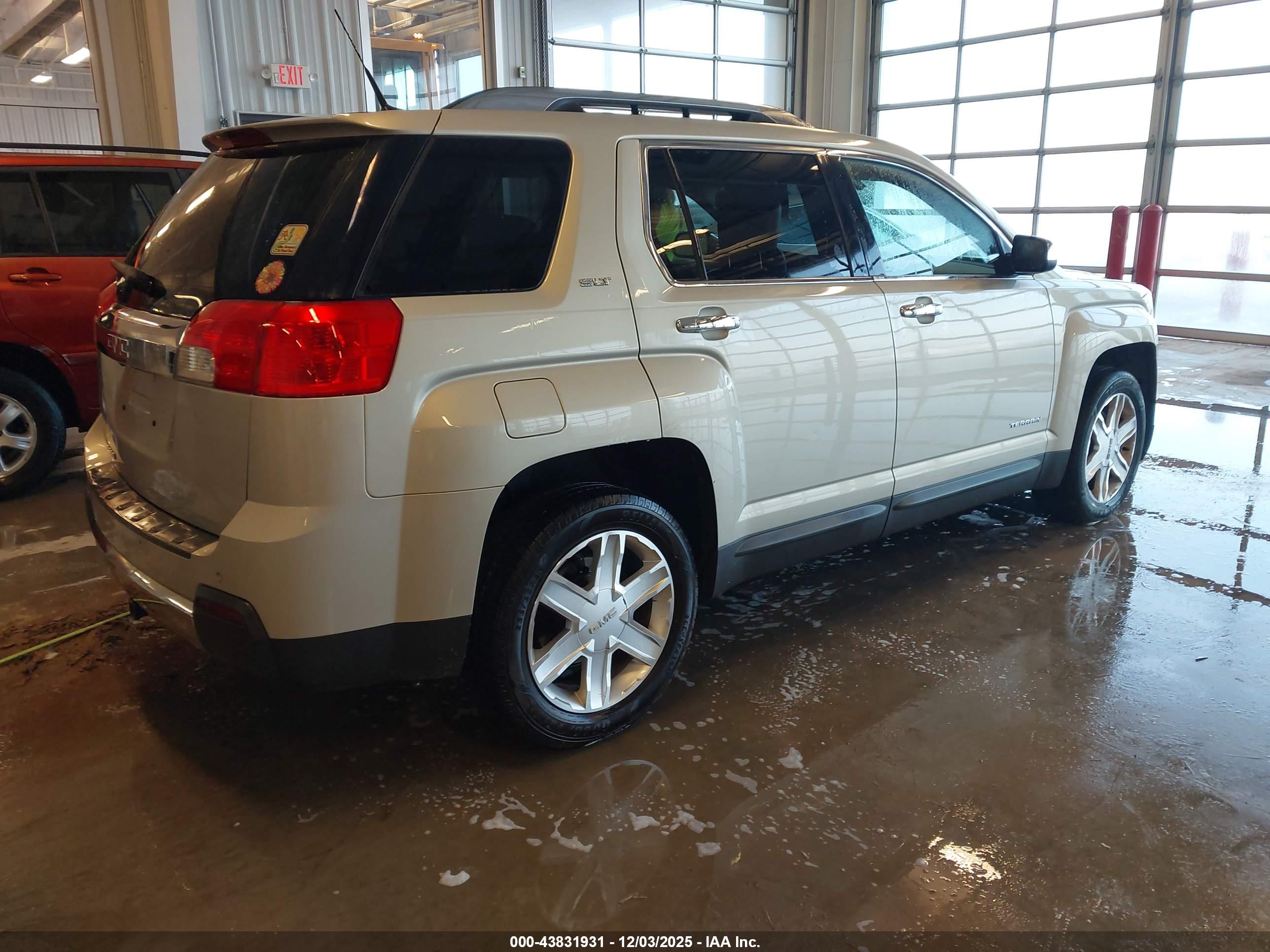 GMC TERRAIN image 4