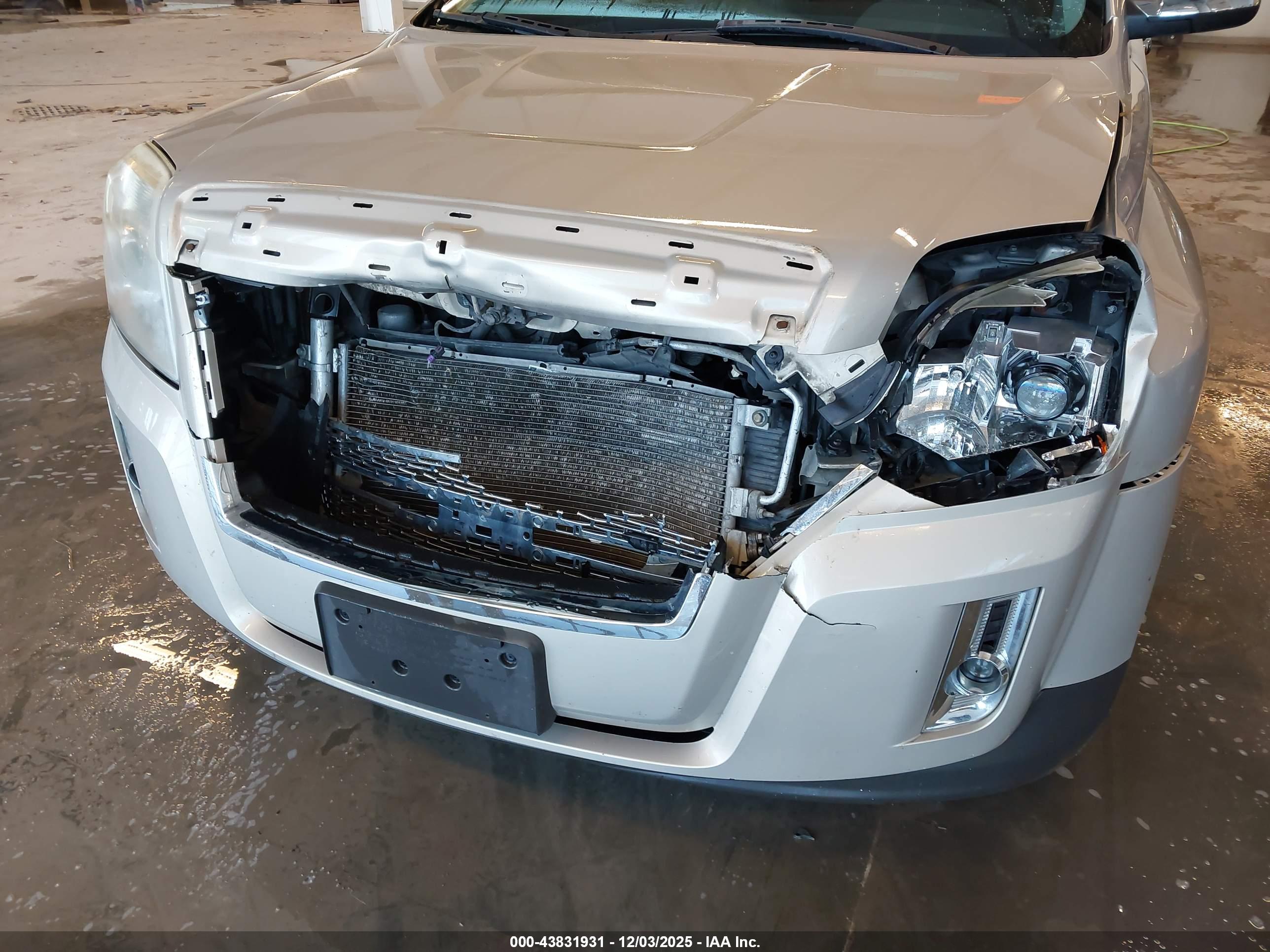 GMC TERRAIN image 6