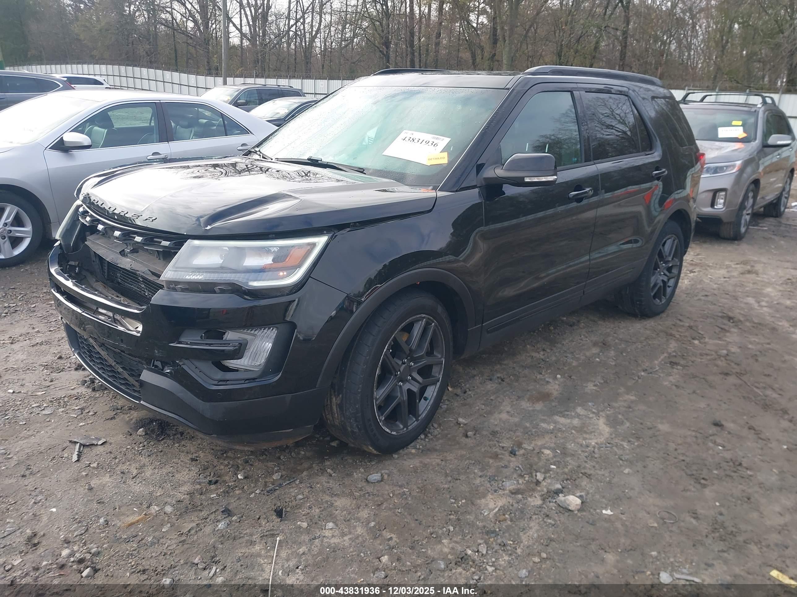 FORD EXPLORER image 2