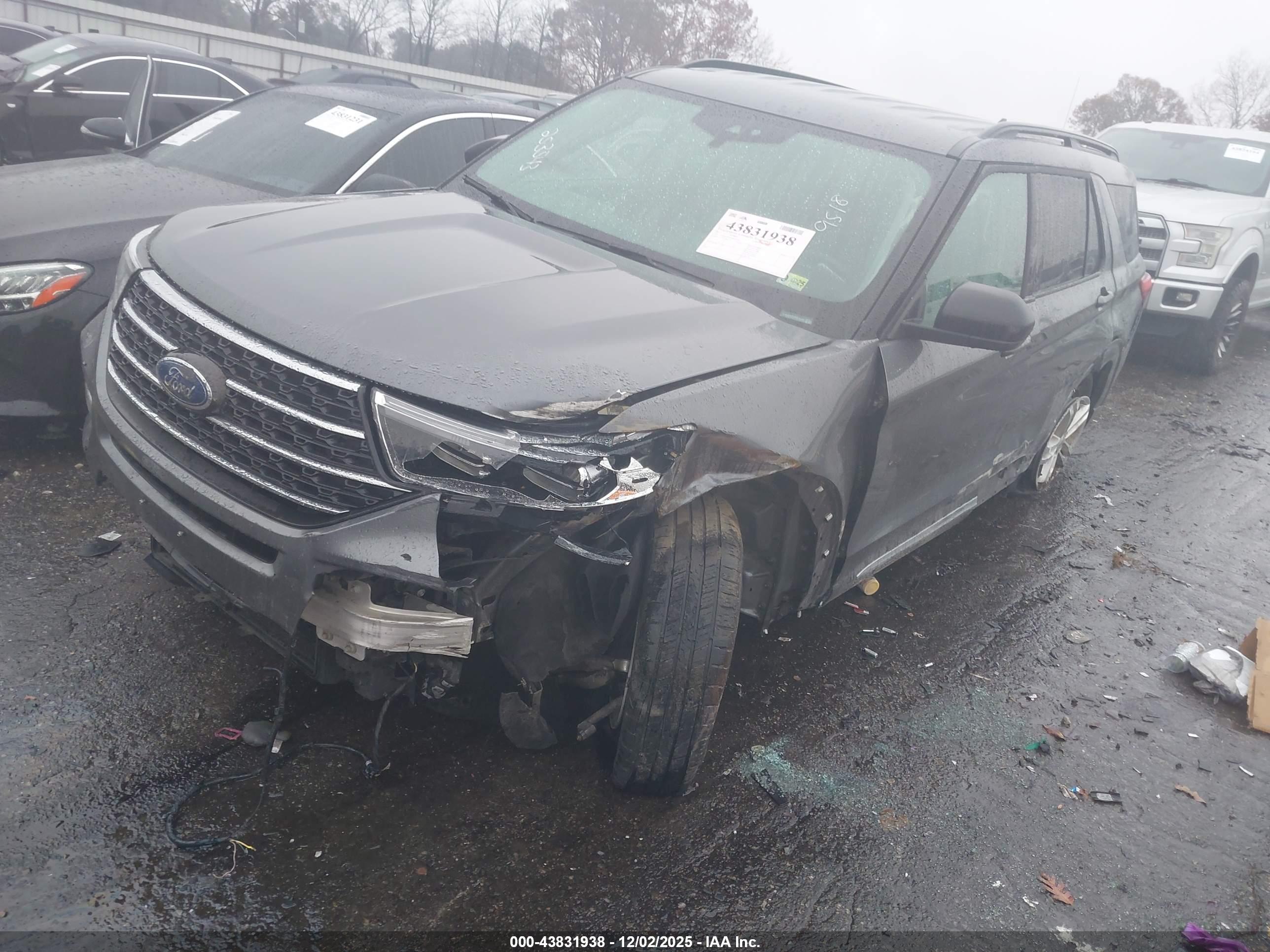 FORD EXPLORER image 2