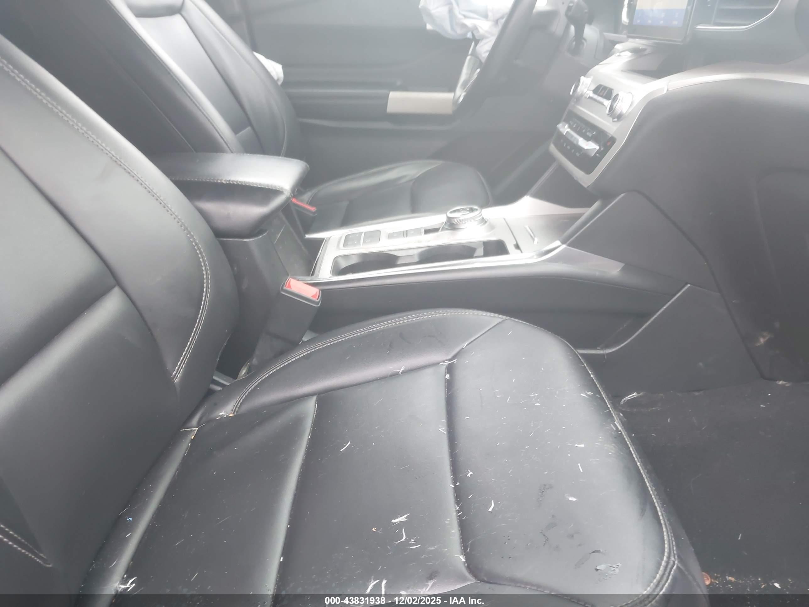 FORD EXPLORER image 5