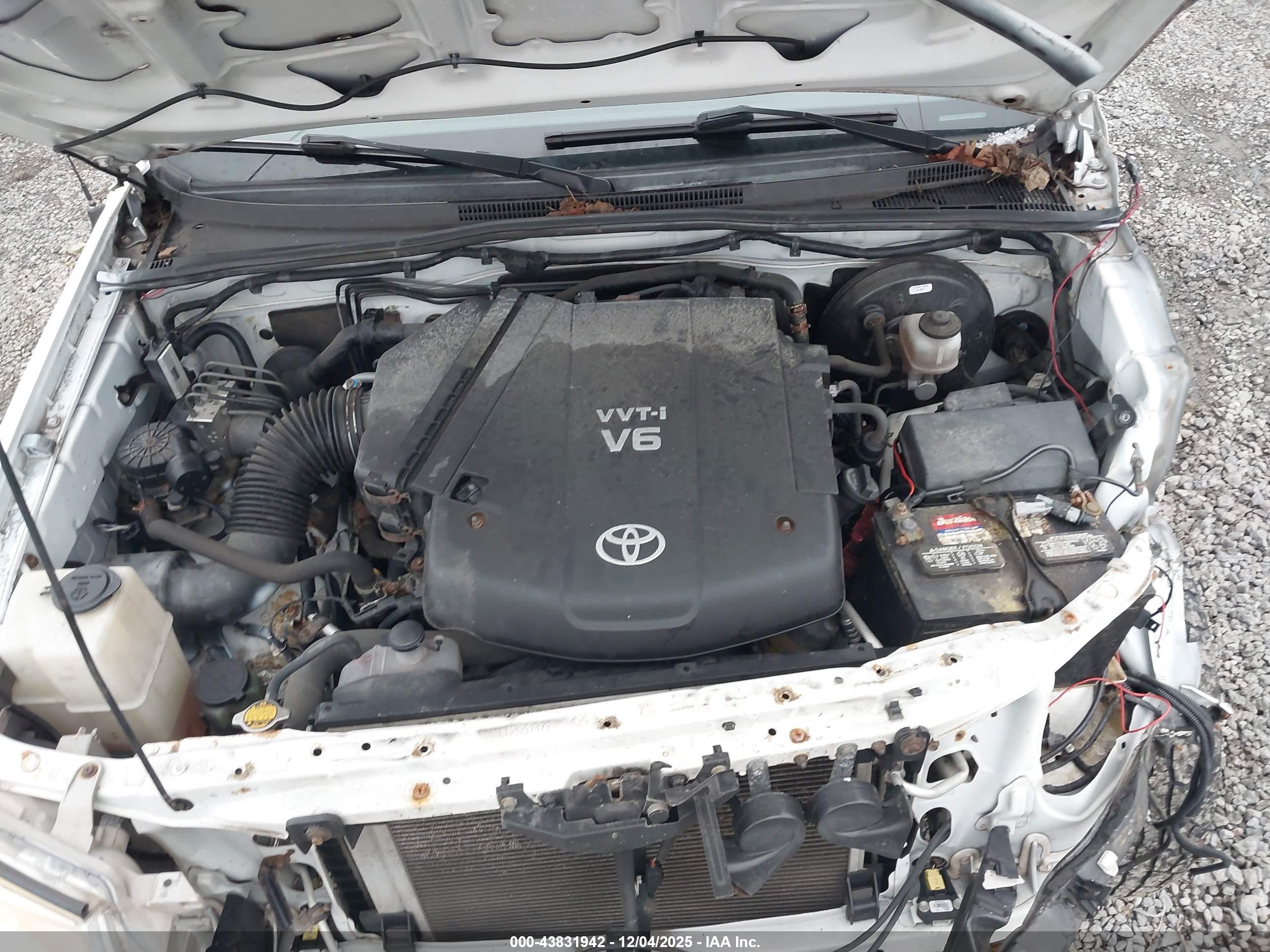 TOYOTA TACOMA image 10