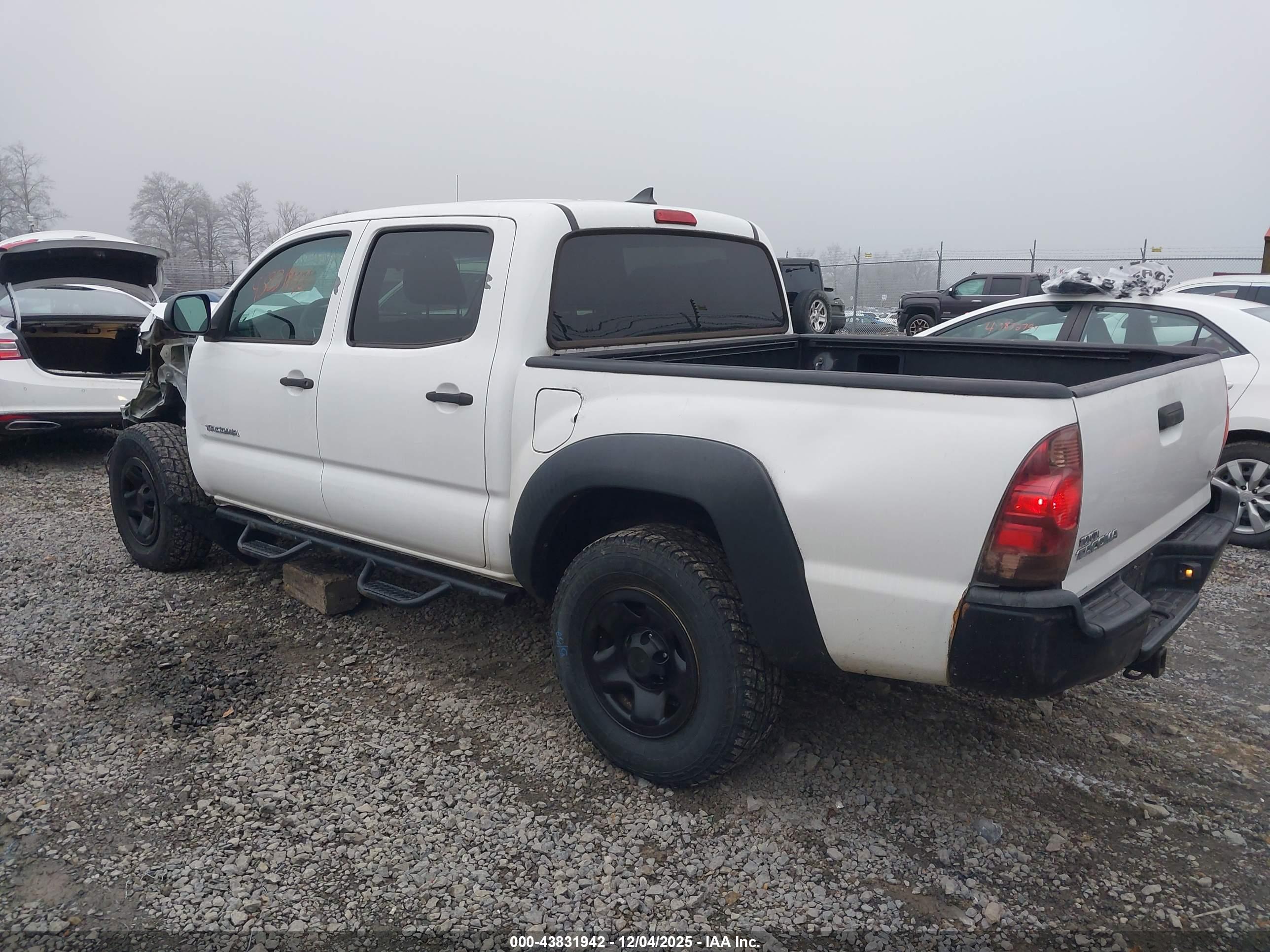 TOYOTA TACOMA image 3