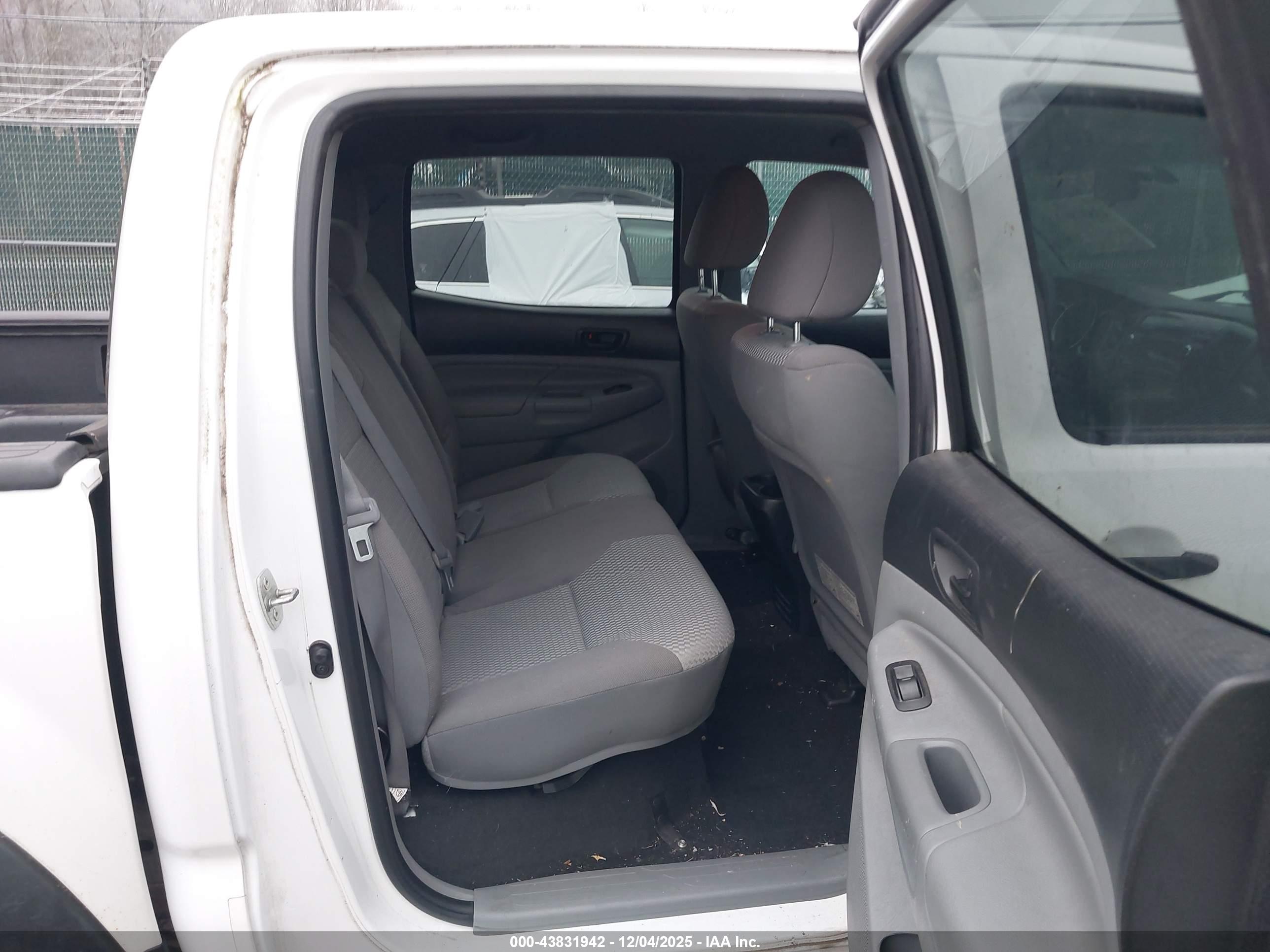 TOYOTA TACOMA image 8