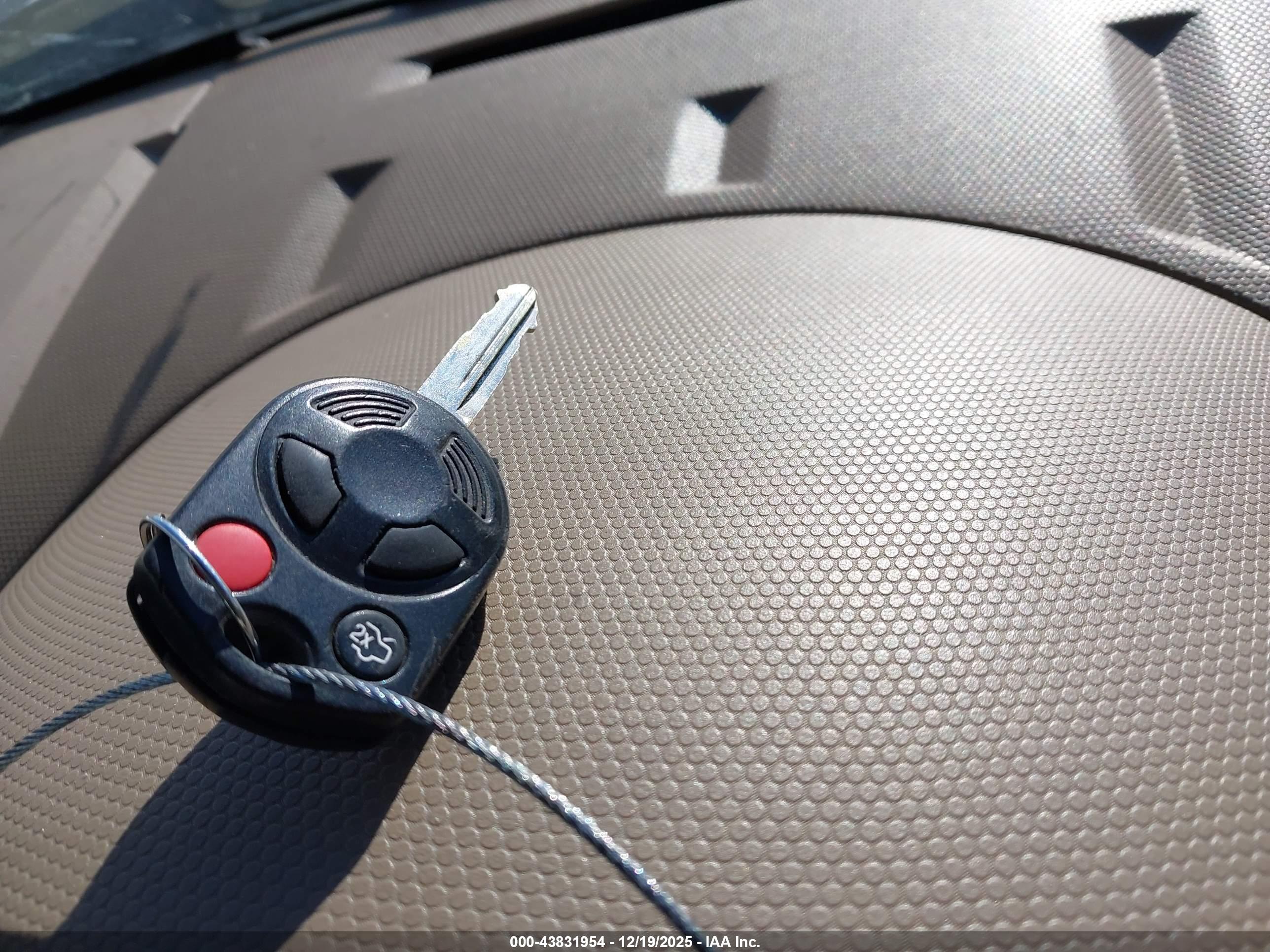 FORD ESCAPE image 11