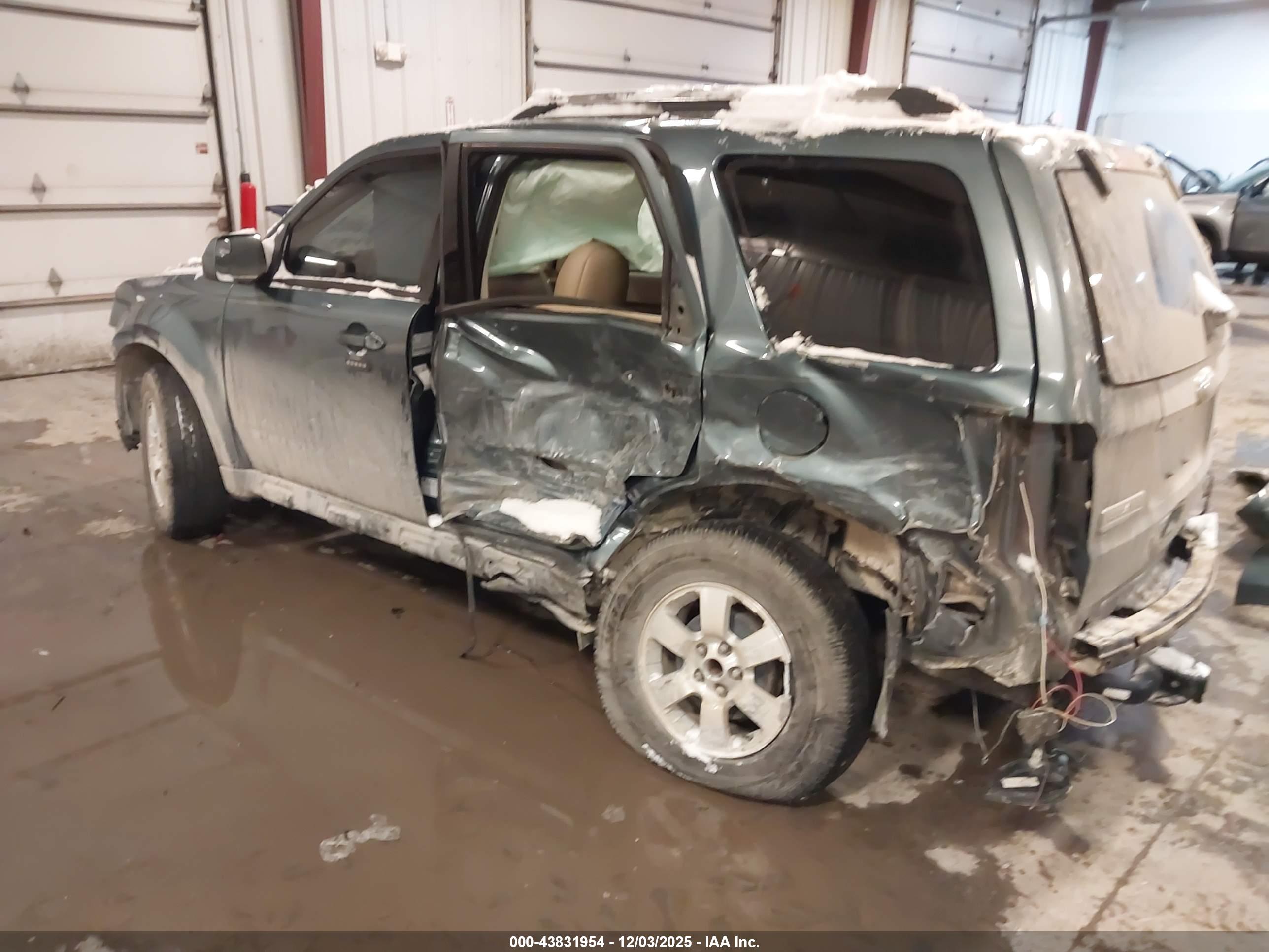 FORD ESCAPE image 3