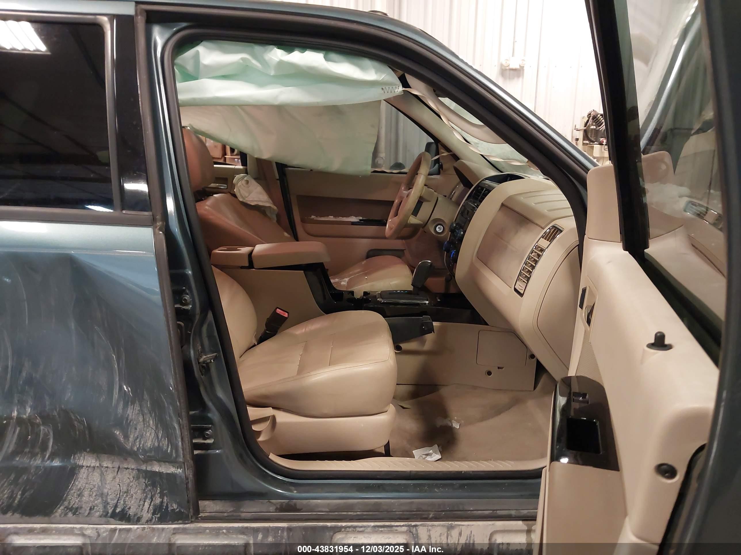 FORD ESCAPE image 5