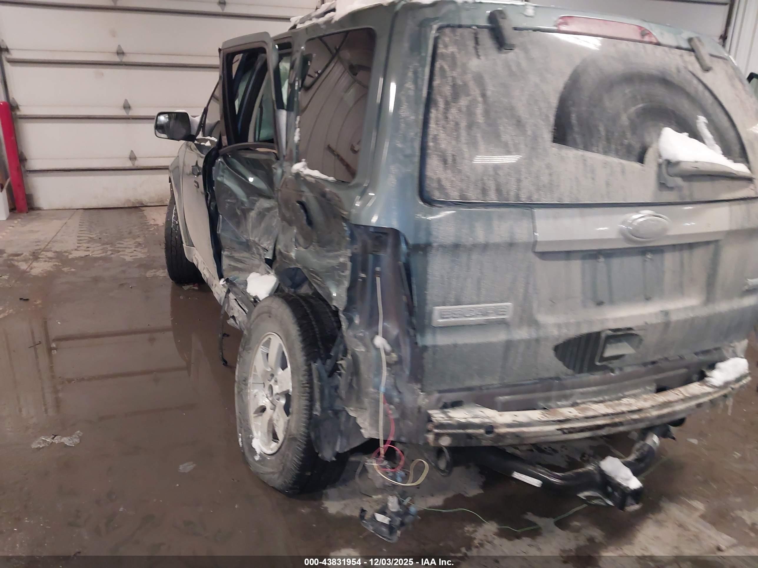 FORD ESCAPE image 6