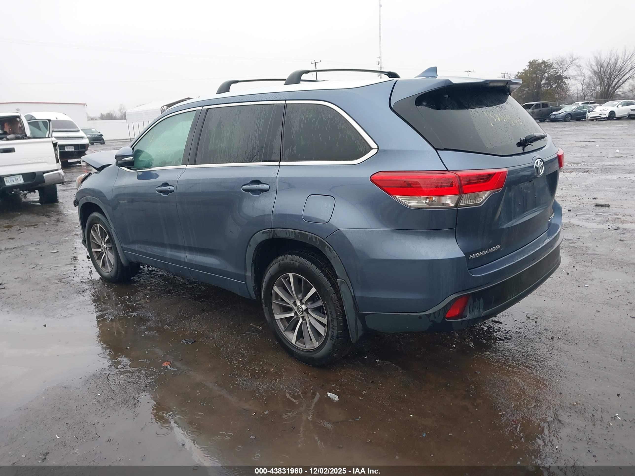 TOYOTA HIGHLANDER image 3
