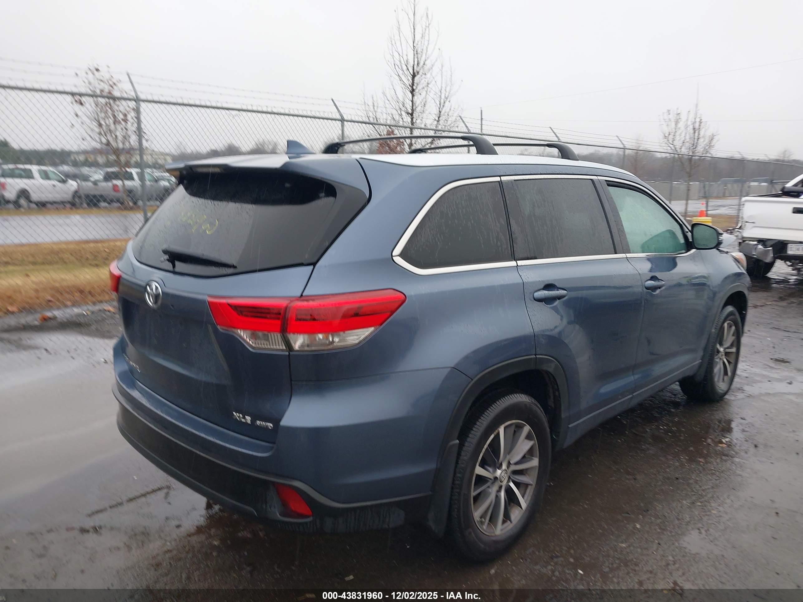 TOYOTA HIGHLANDER image 4