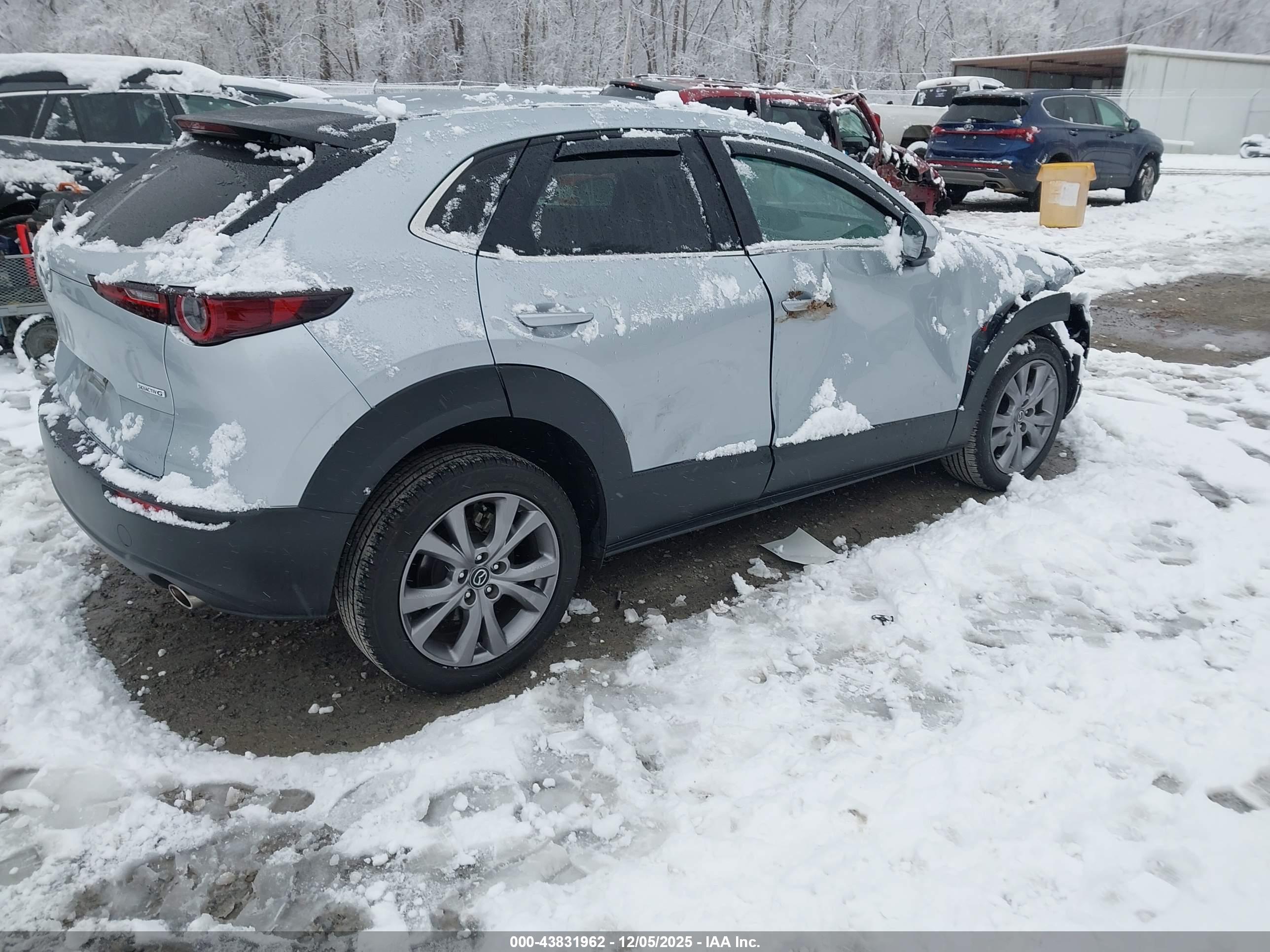 MAZDA CX-30 image 4
