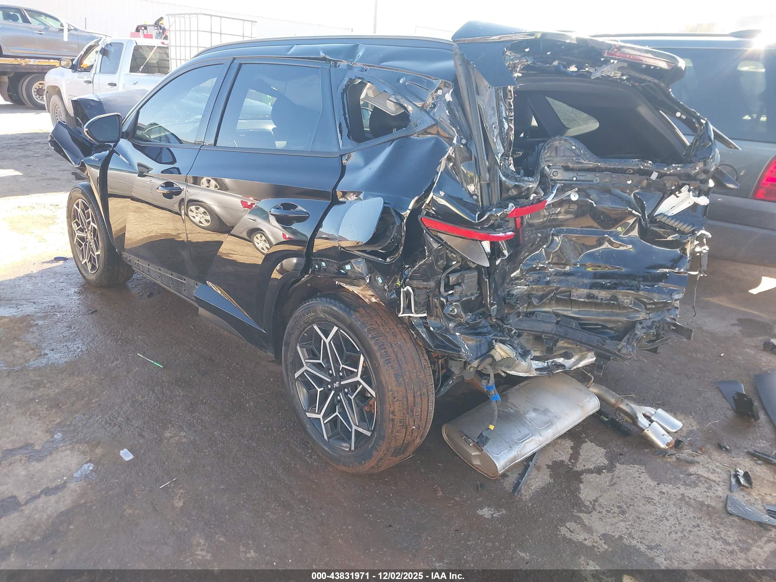 HYUNDAI TUCSON image 3