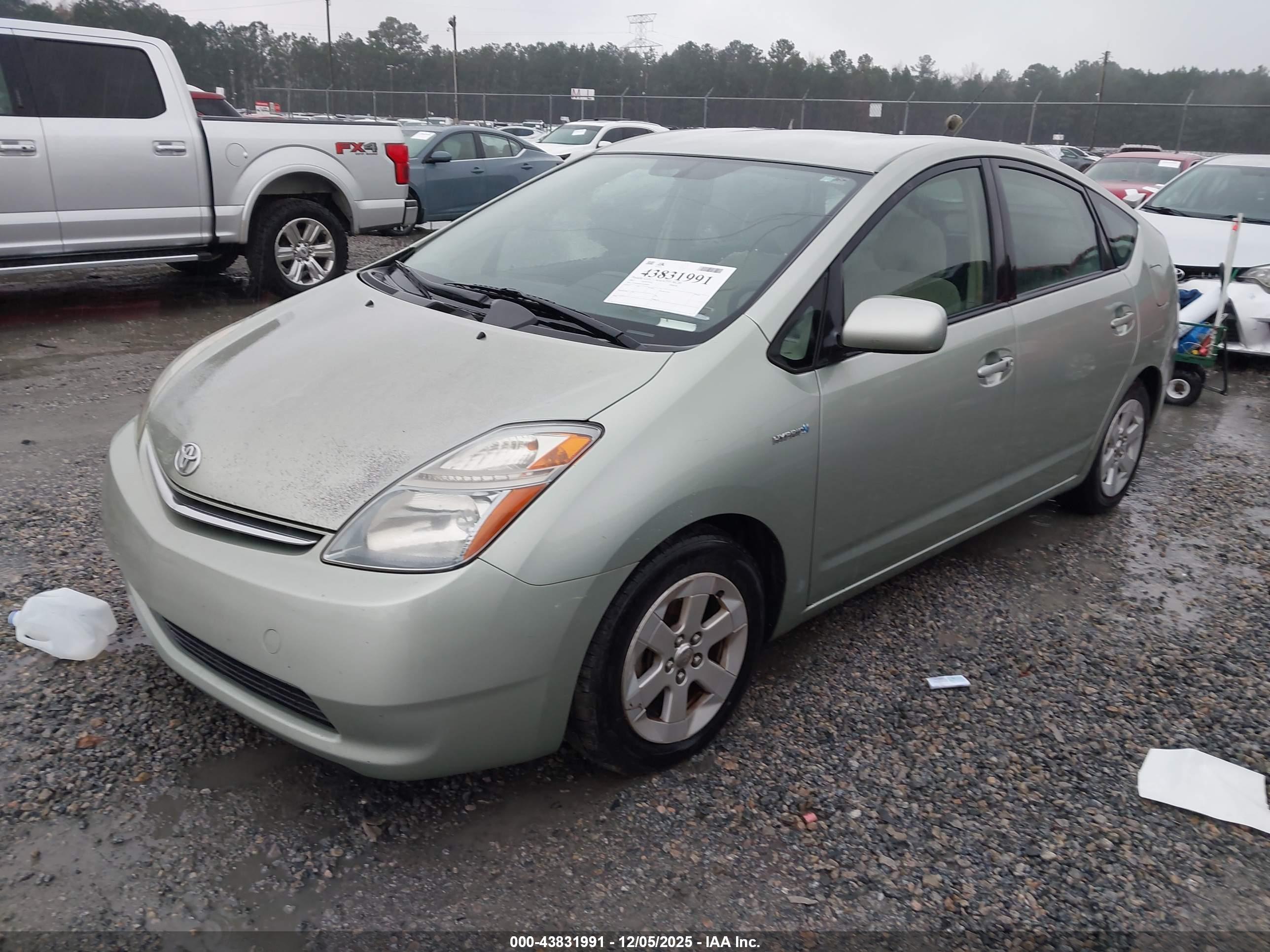 TOYOTA PRIUS image 2