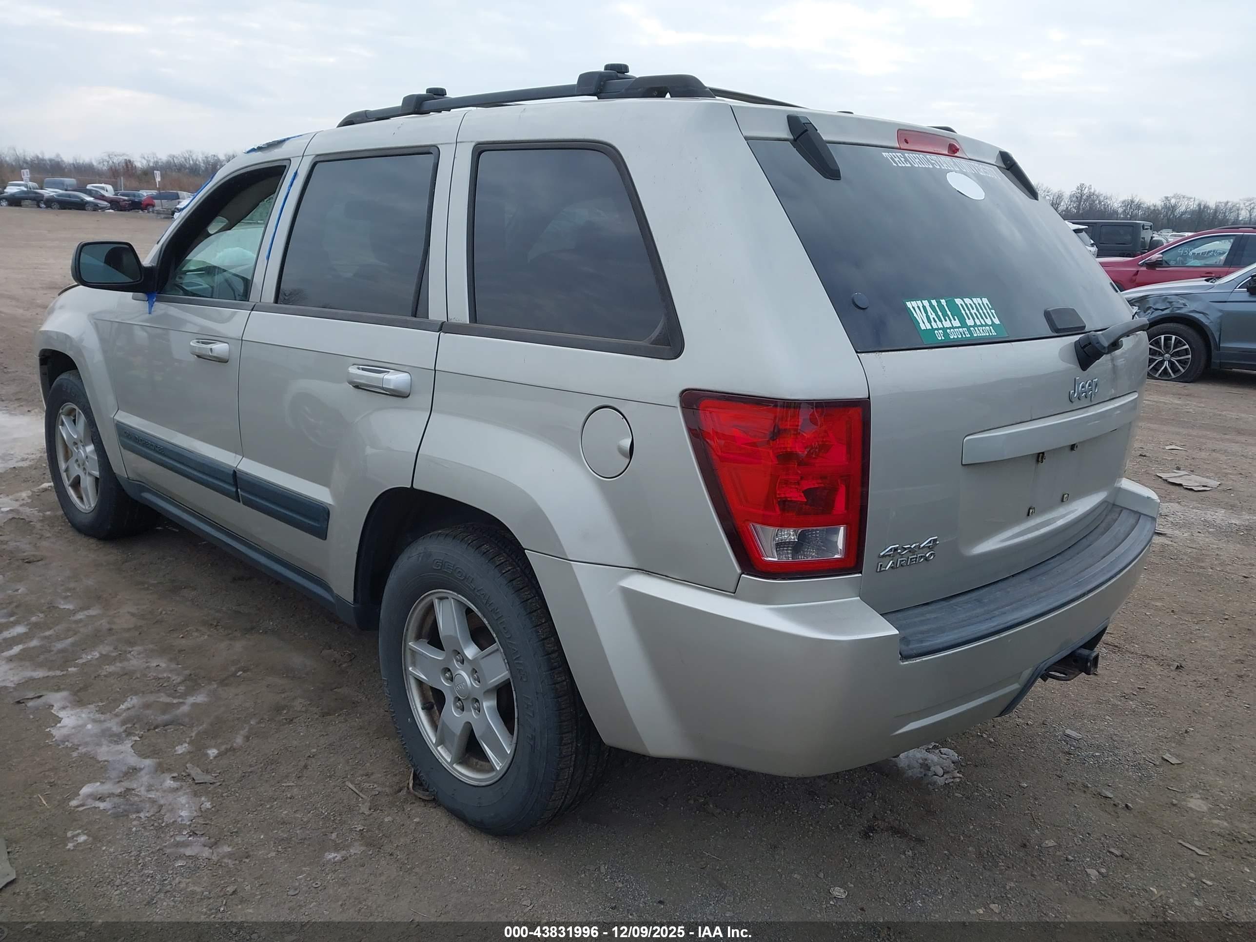 JEEP GRAND image 3