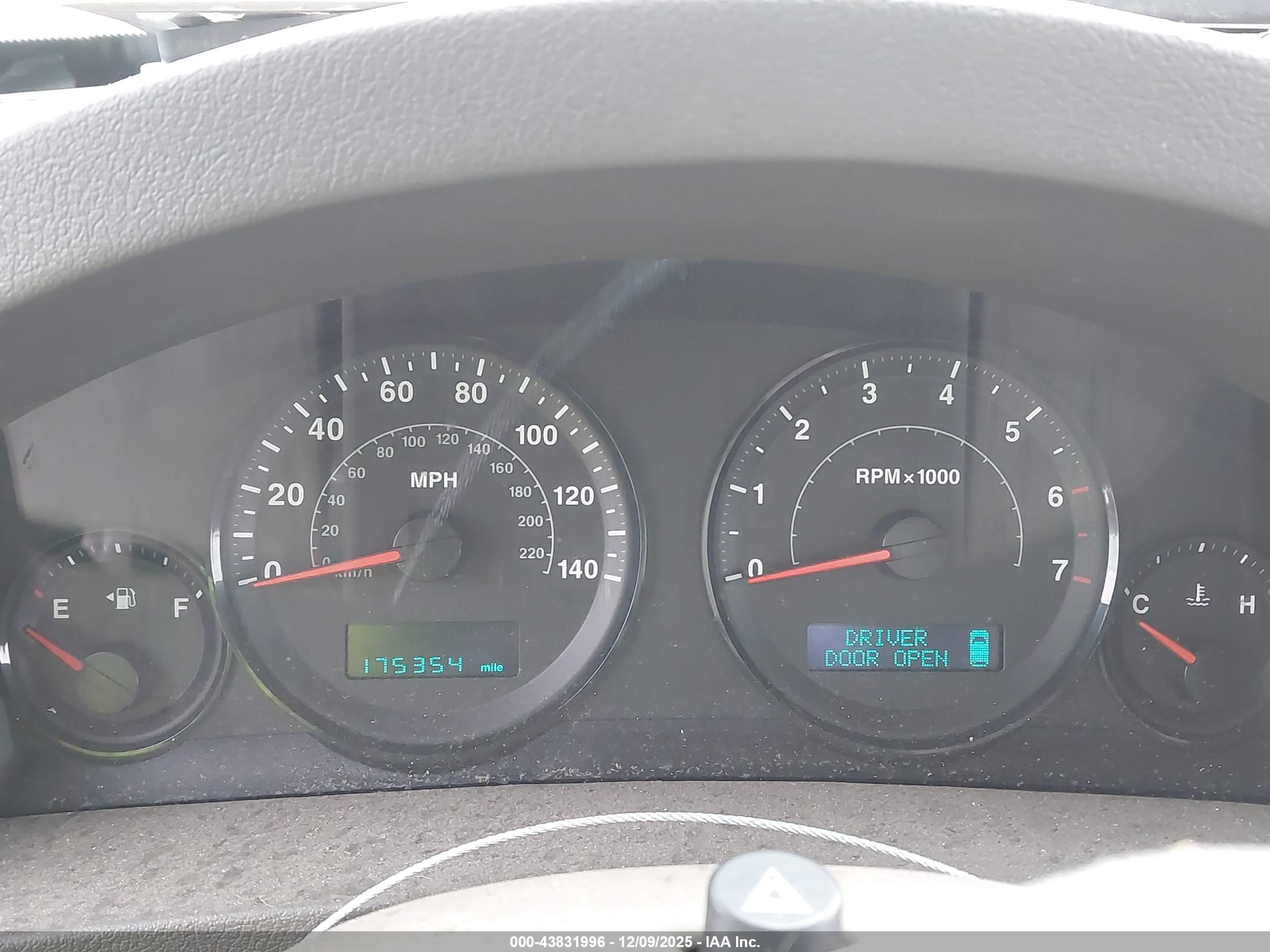 JEEP GRAND image 7