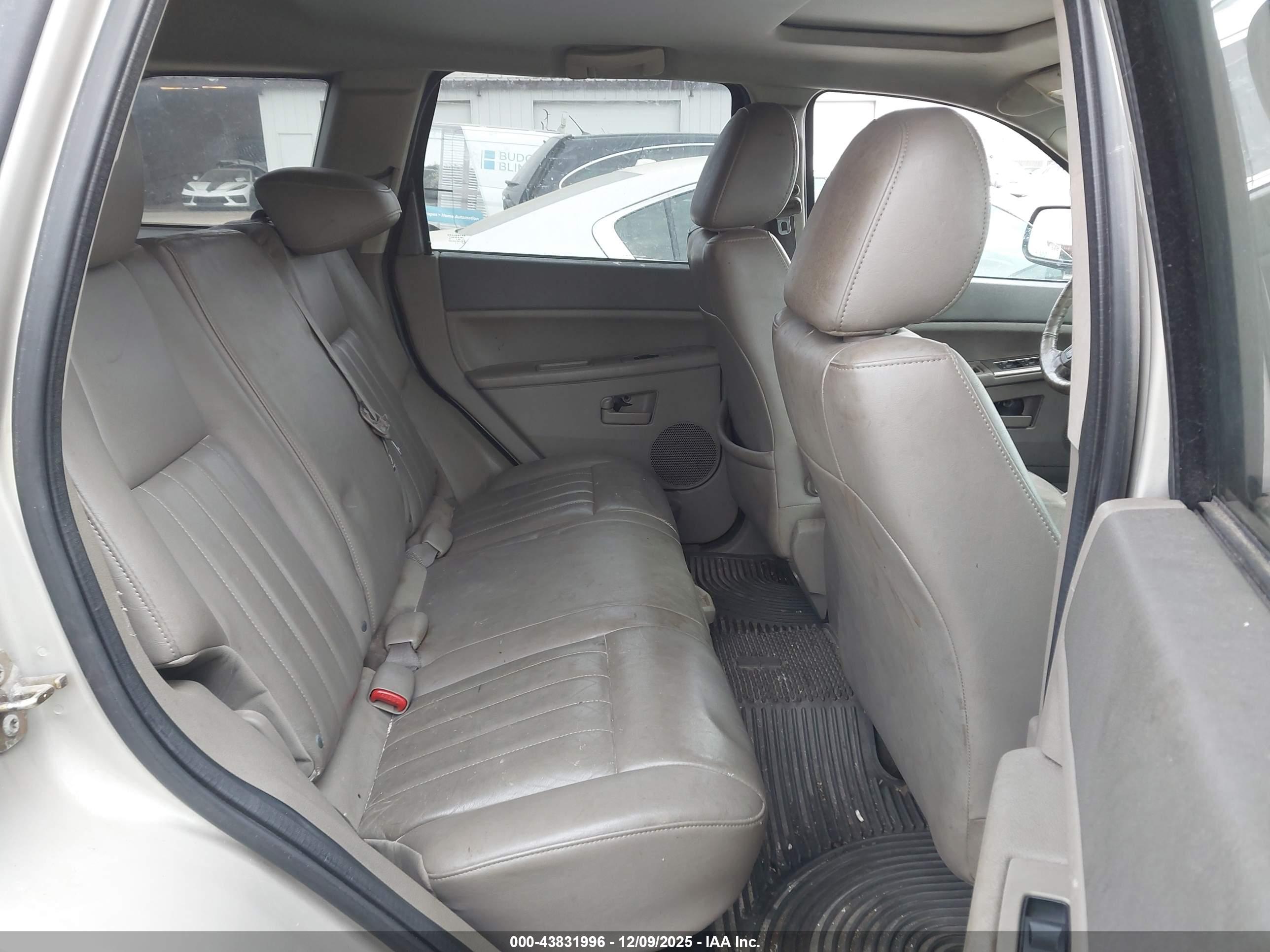 JEEP GRAND image 8
