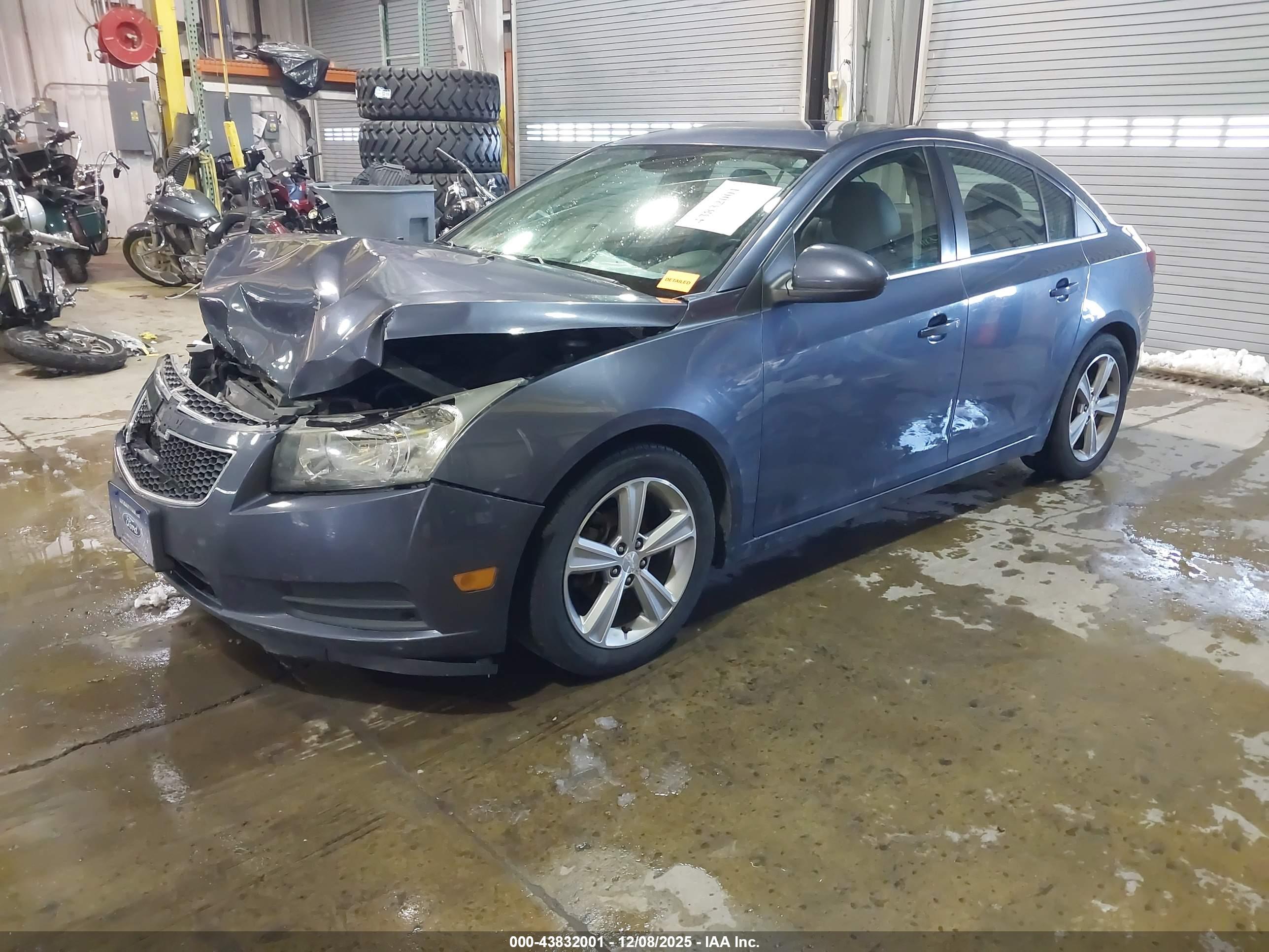 CHEVROLET CRUZE image 2