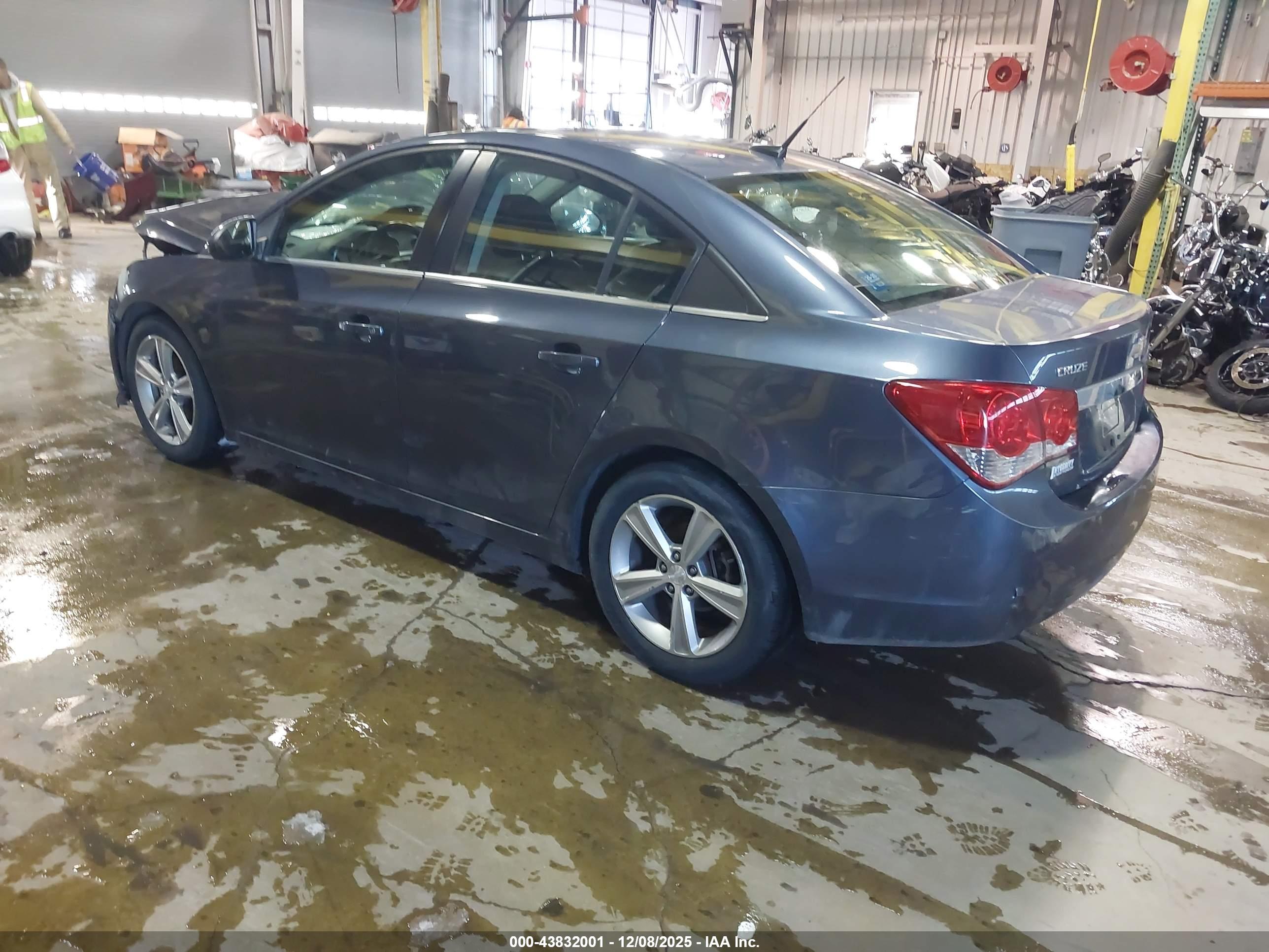 CHEVROLET CRUZE image 3
