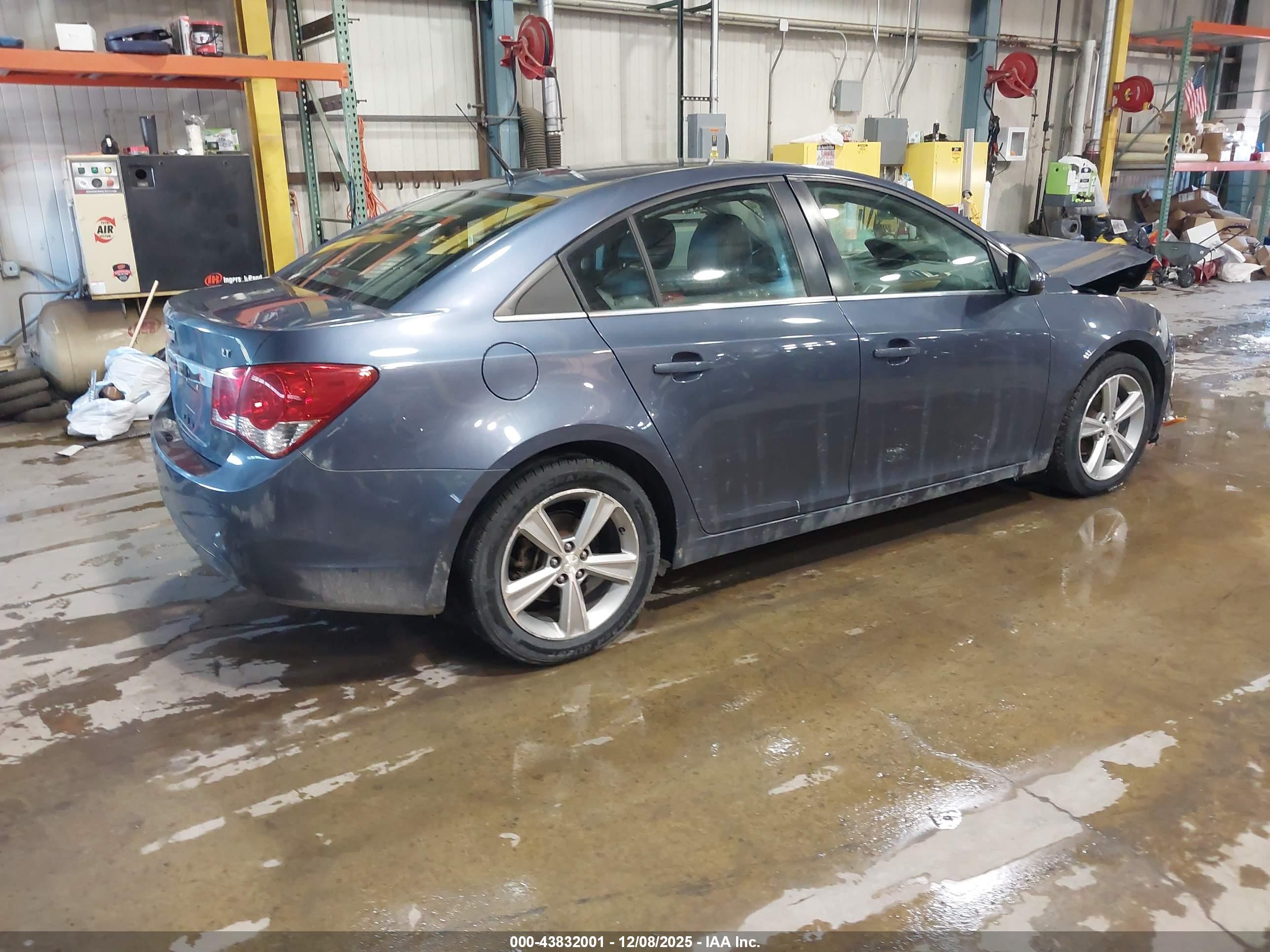 CHEVROLET CRUZE image 4