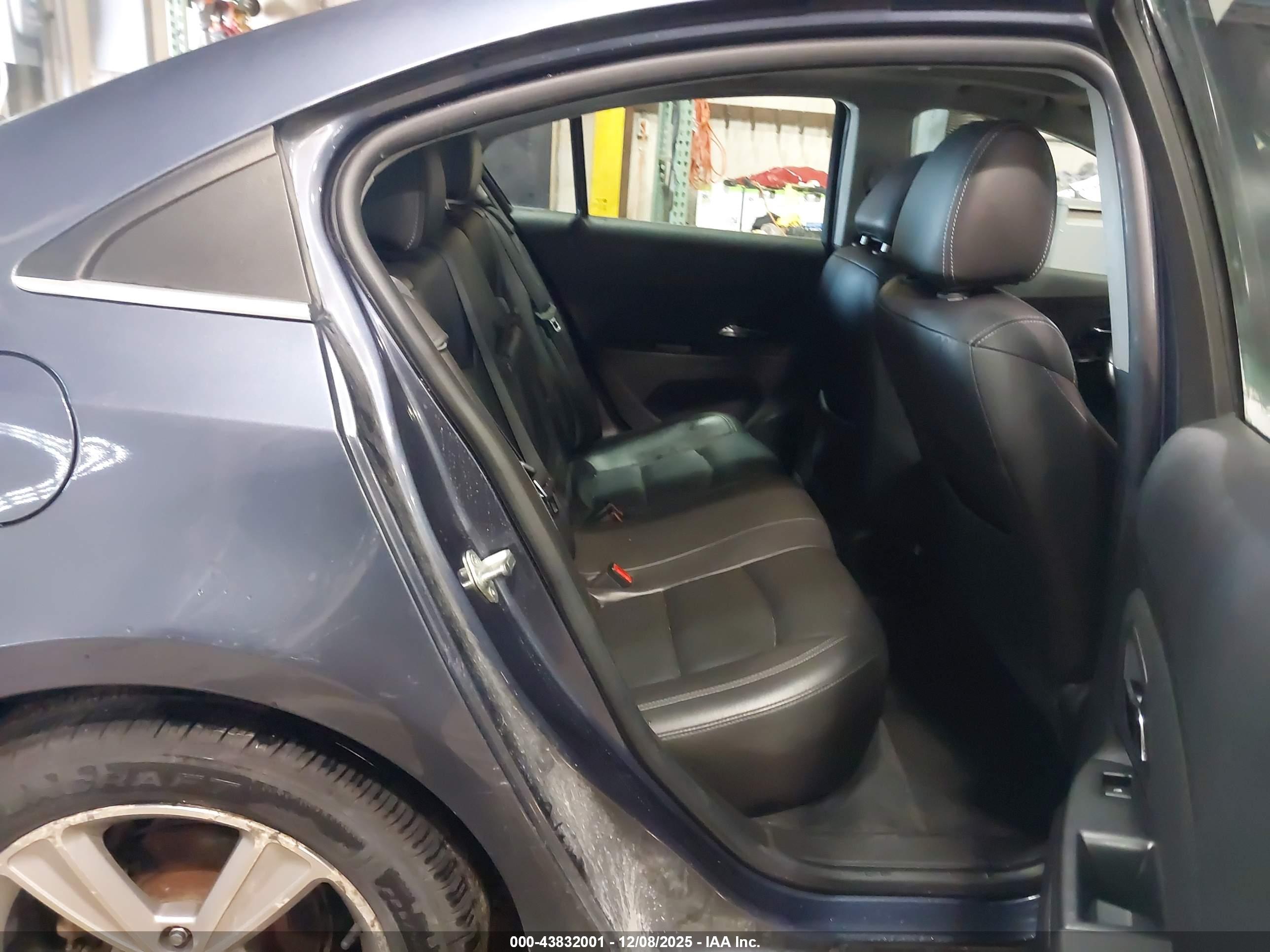 CHEVROLET CRUZE image 8