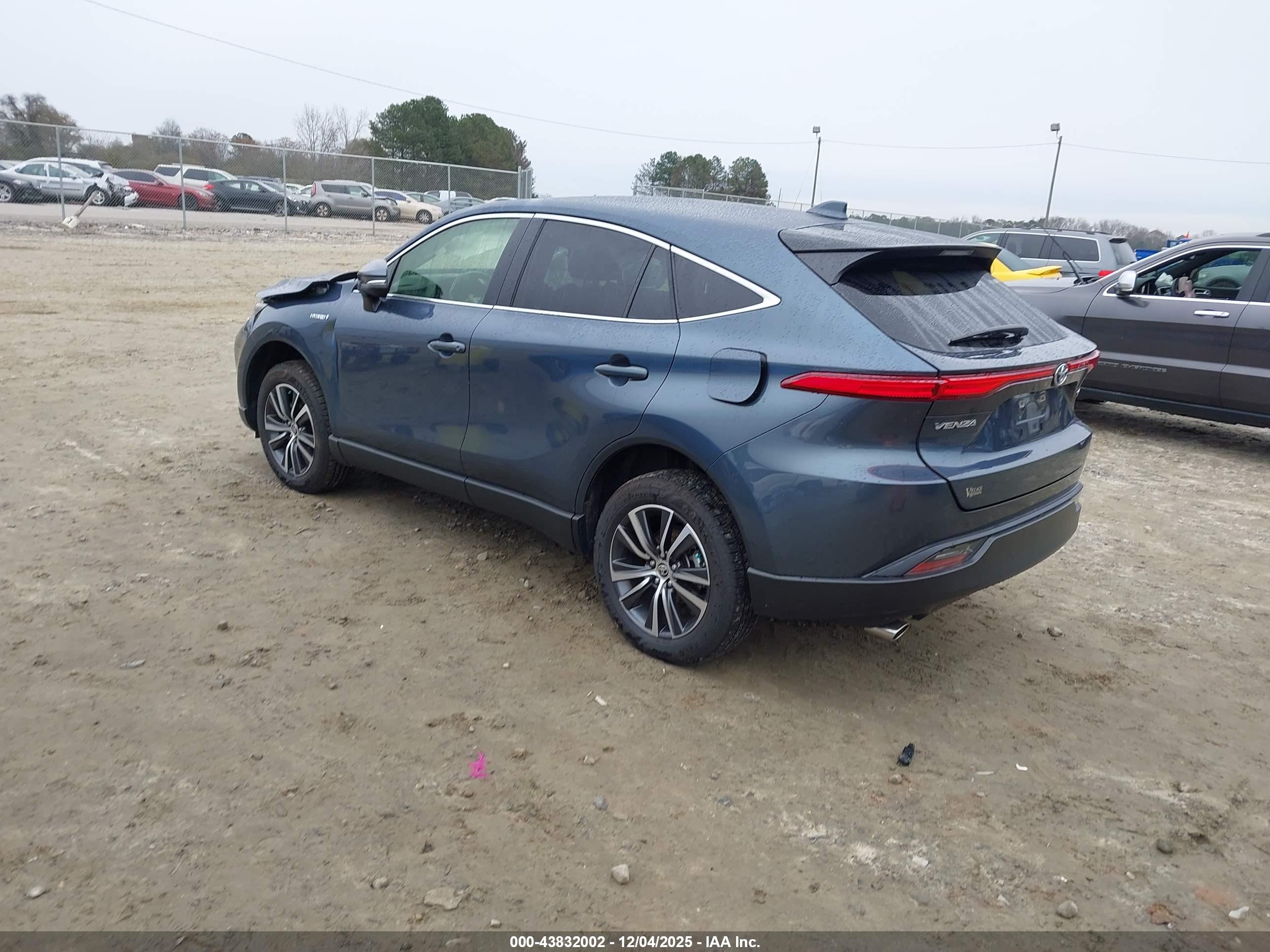 TOYOTA VENZA image 3