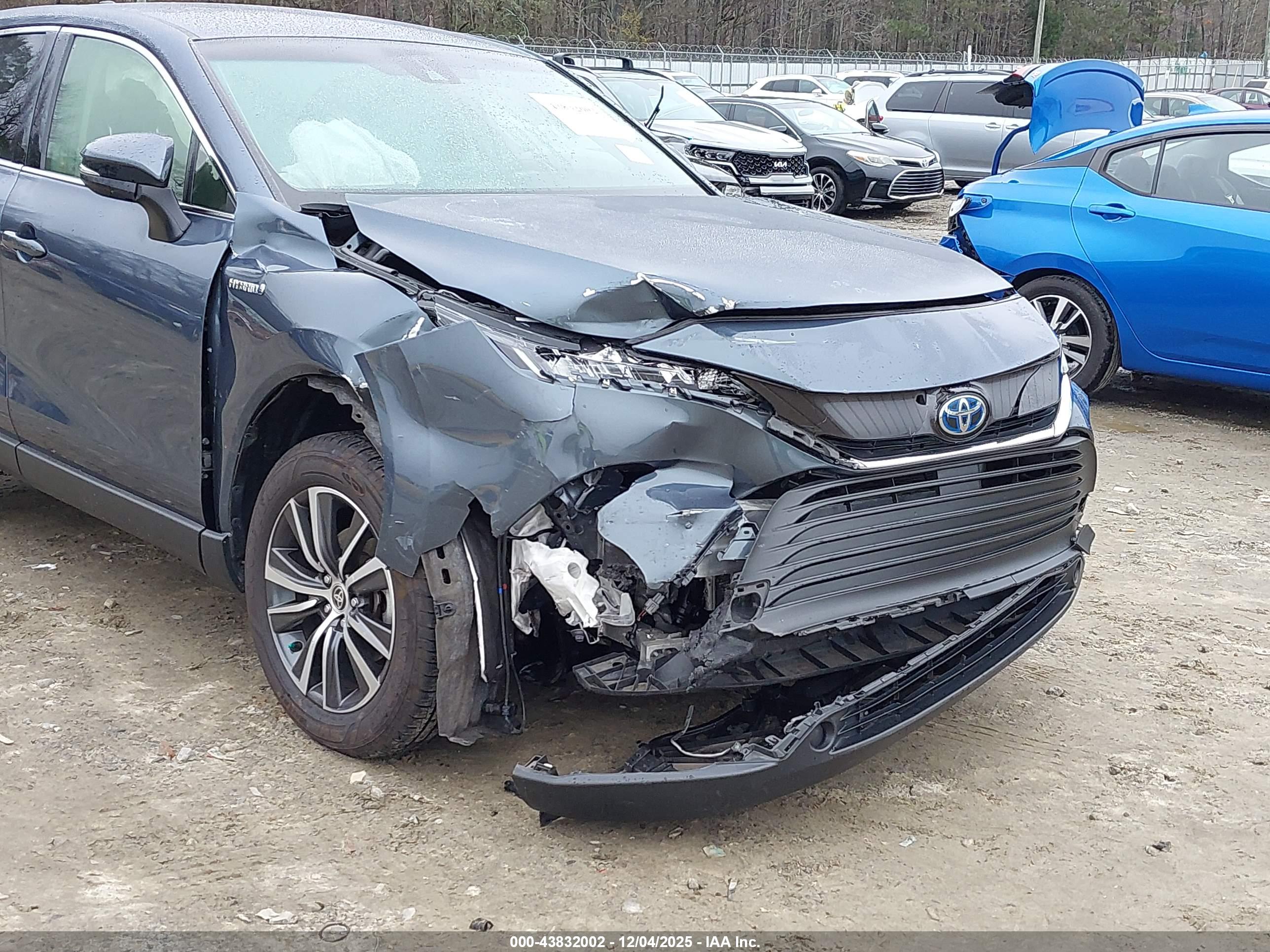 TOYOTA VENZA image 6