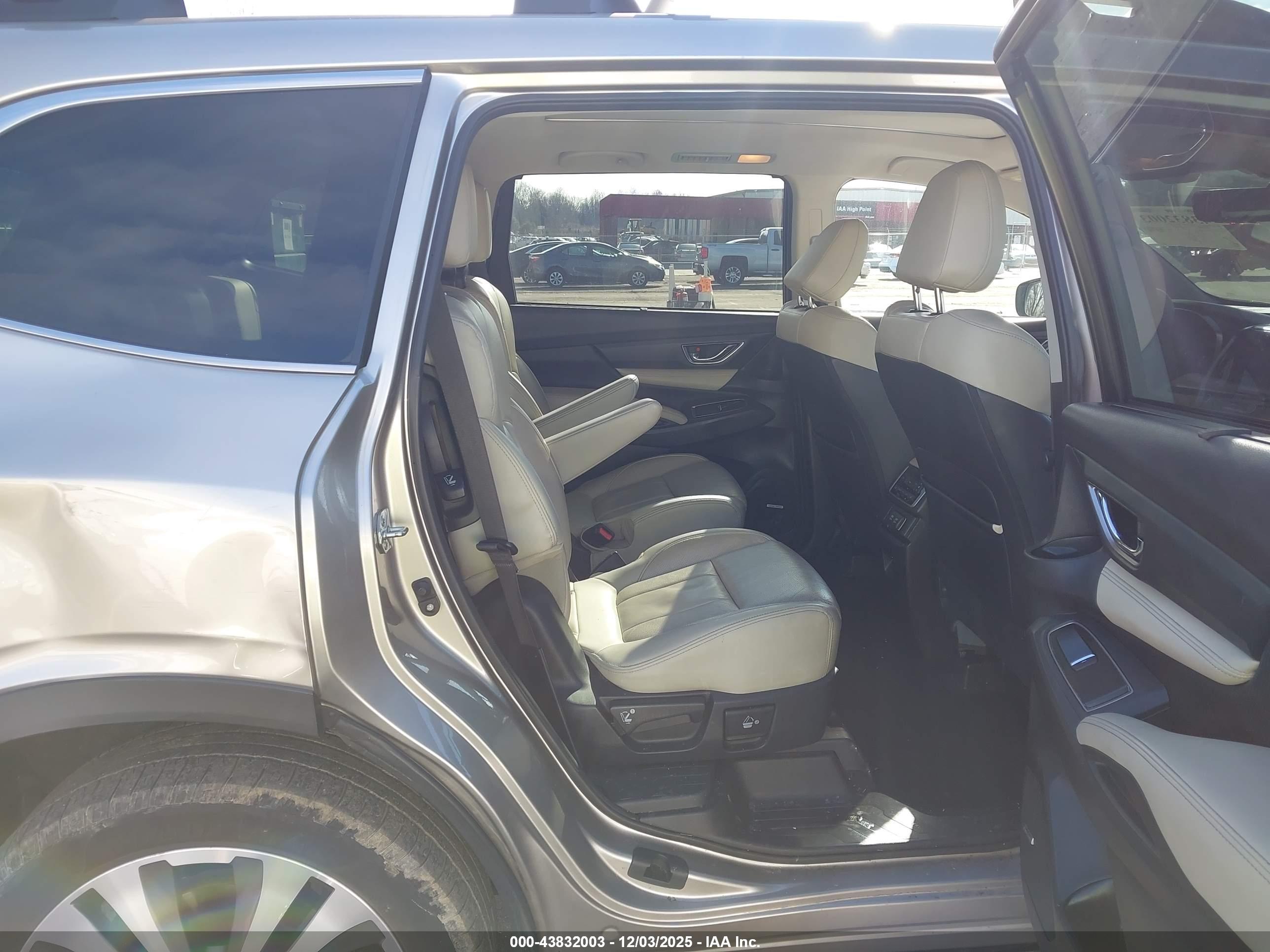 SUBARU ASCENT image 8