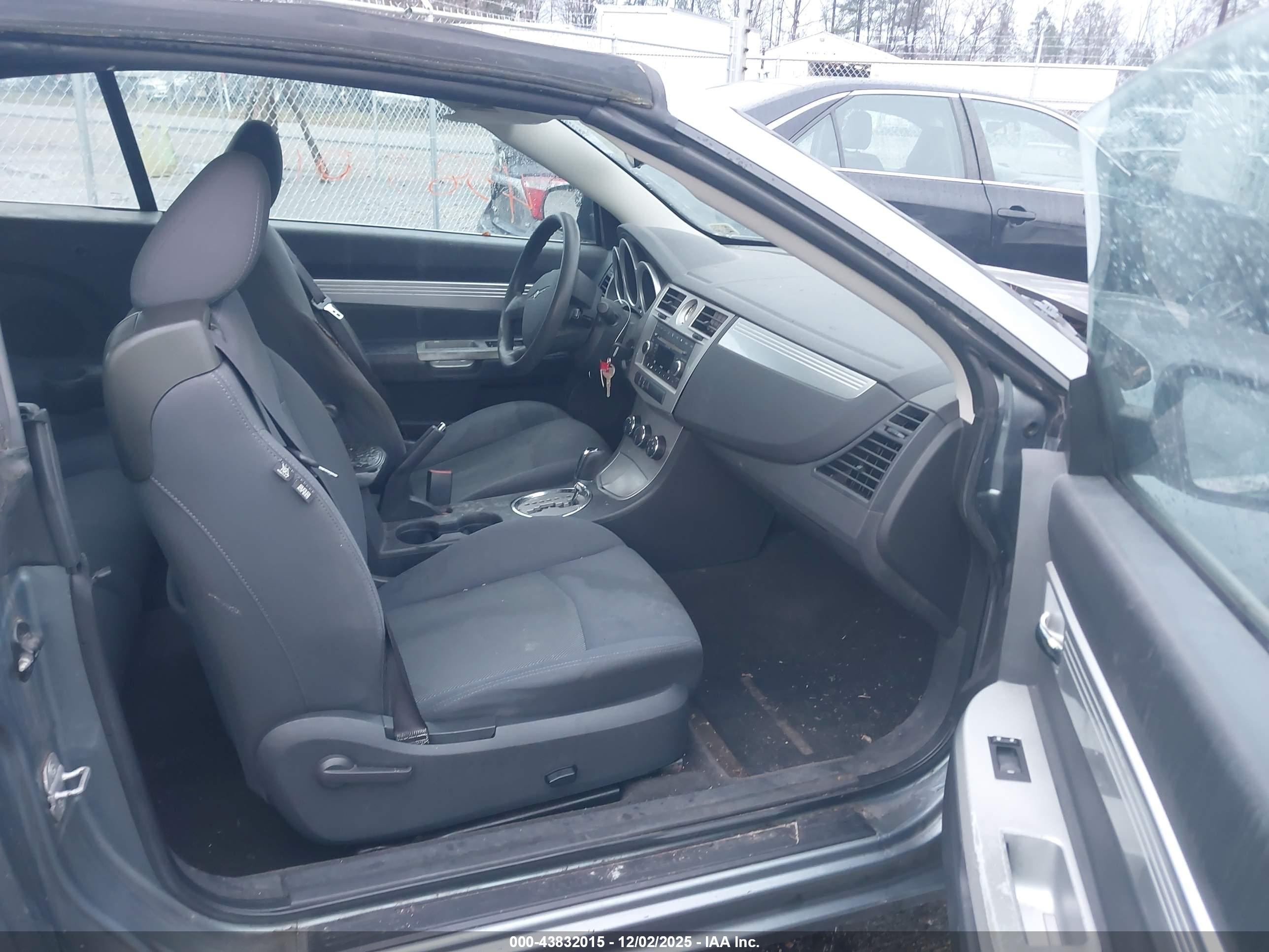 CHRYSLER SEBRING image 5