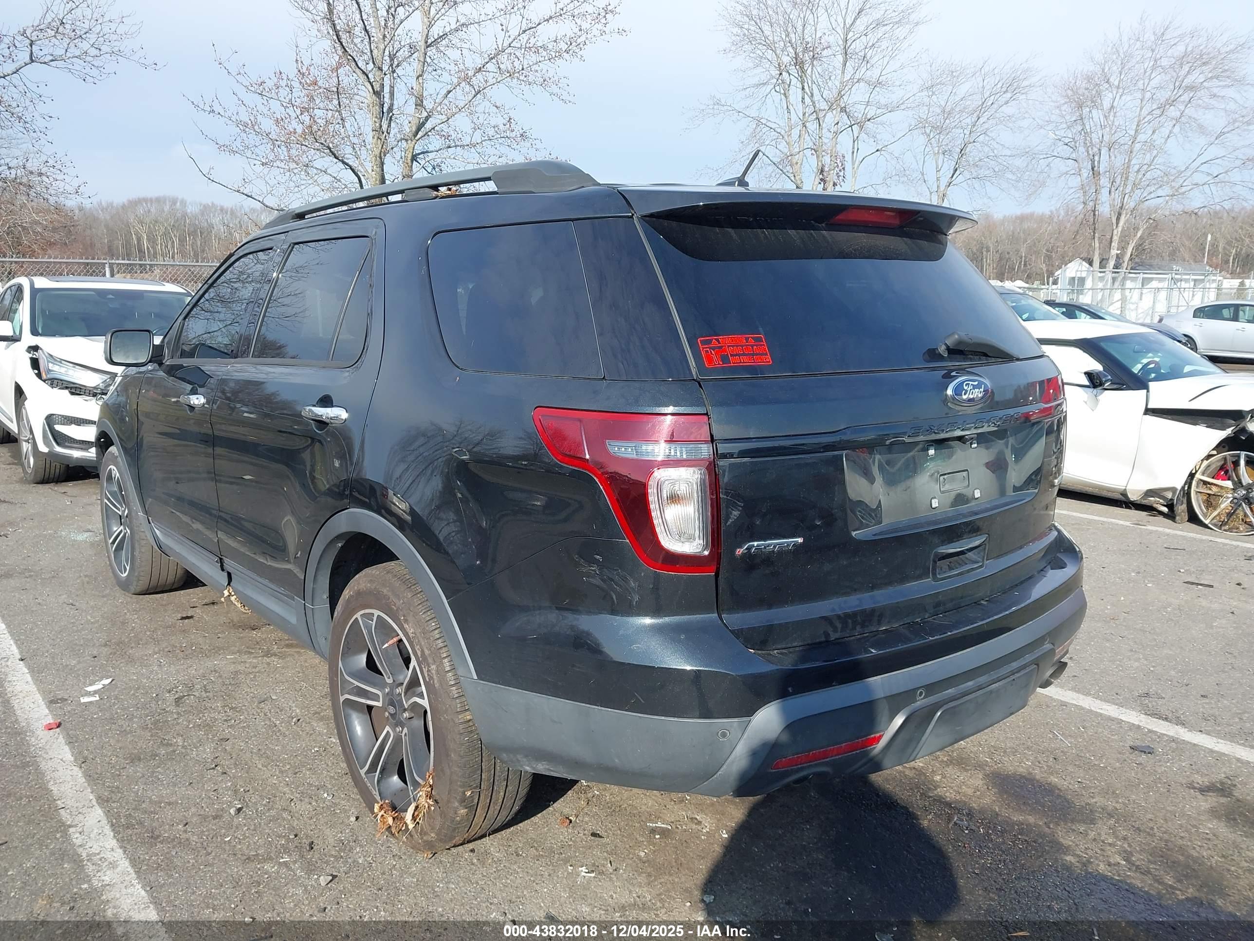 FORD EXPLORER image 3