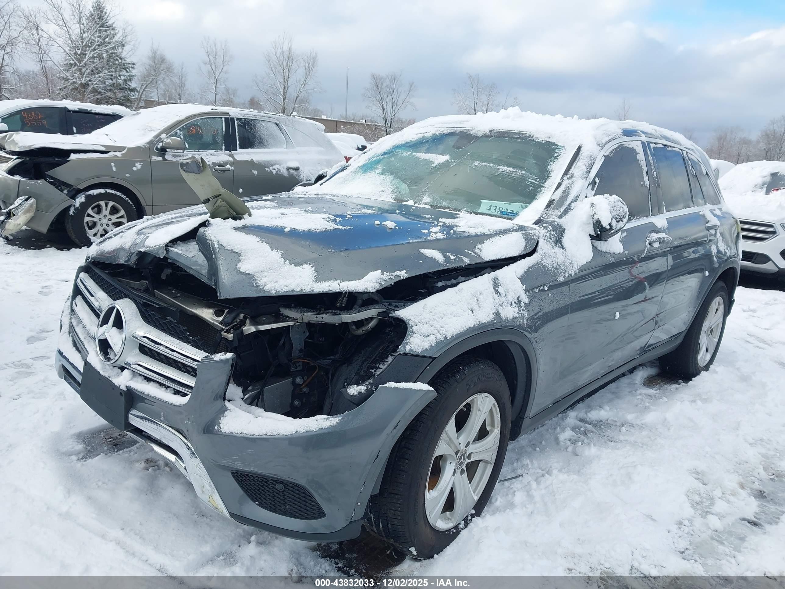 MERCEDES-BENZ GLC image 2