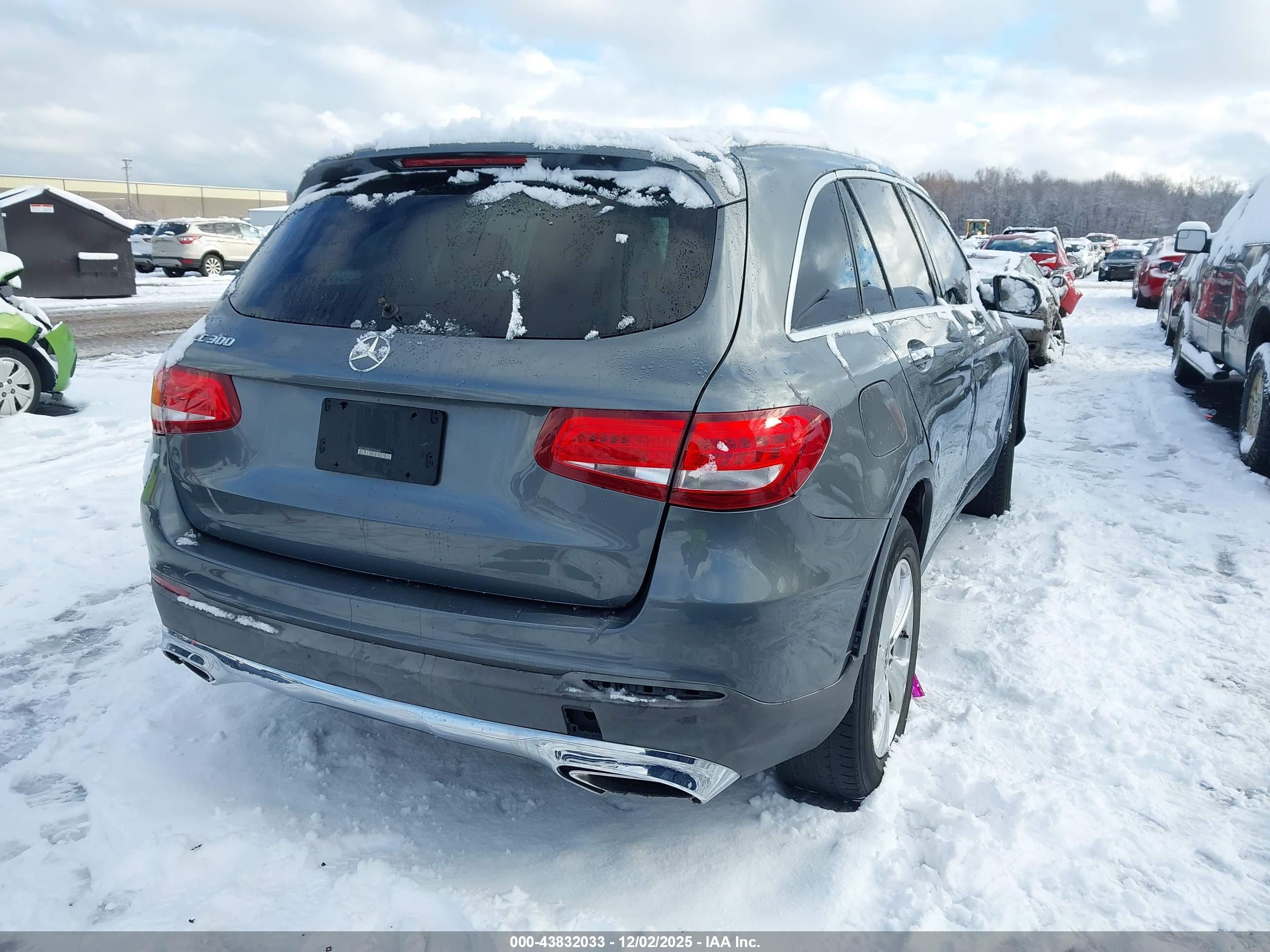 MERCEDES-BENZ GLC image 4