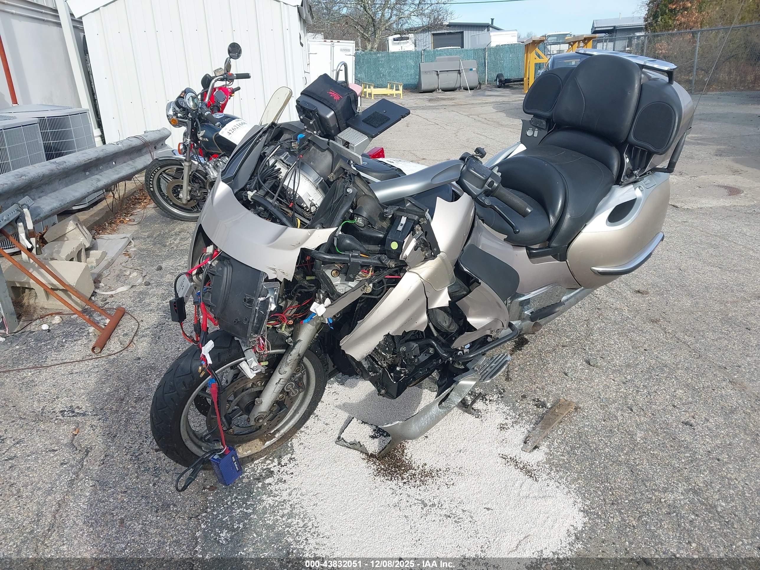 BMW K1200 image 2