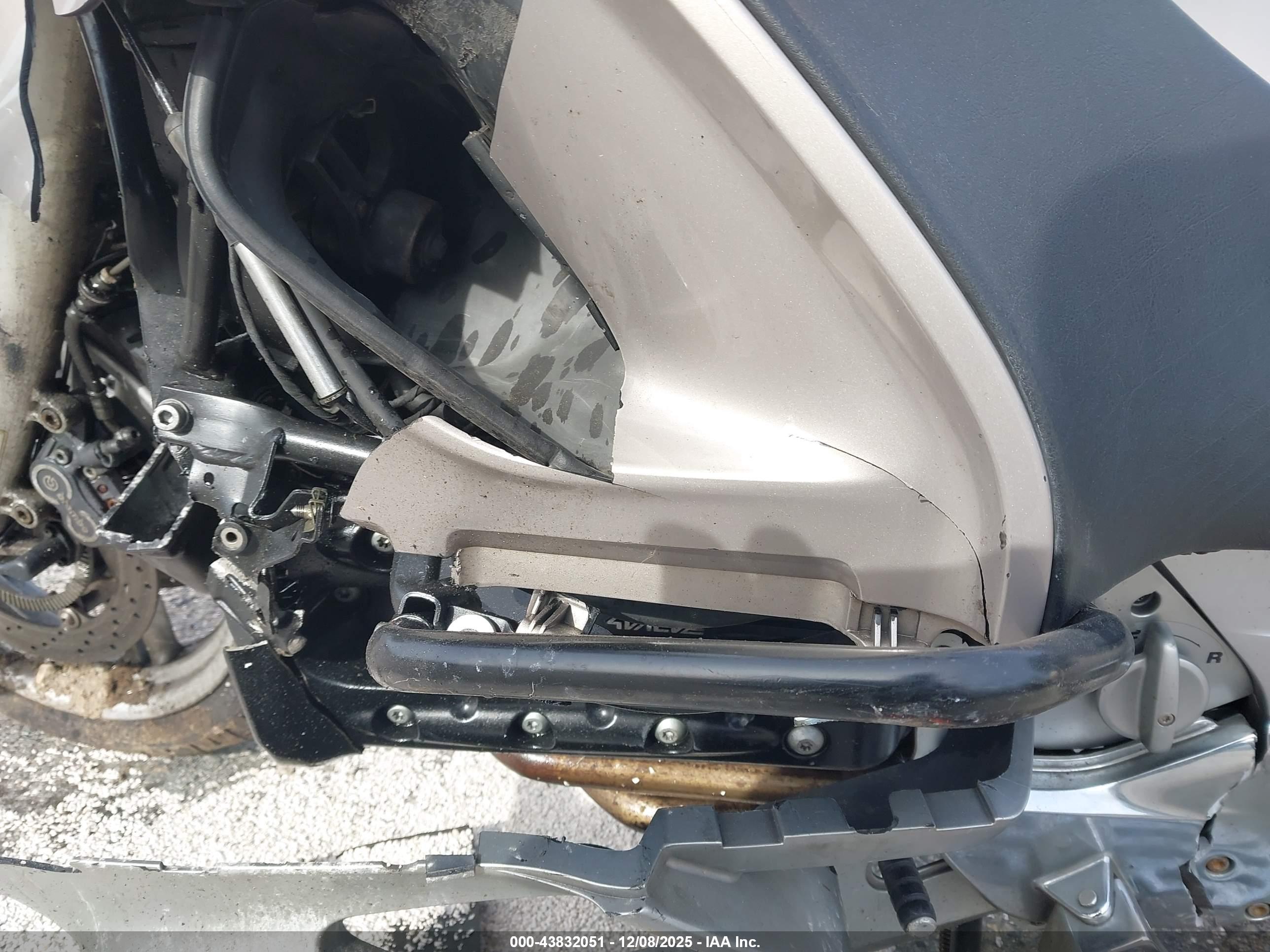 BMW K1200 image 9