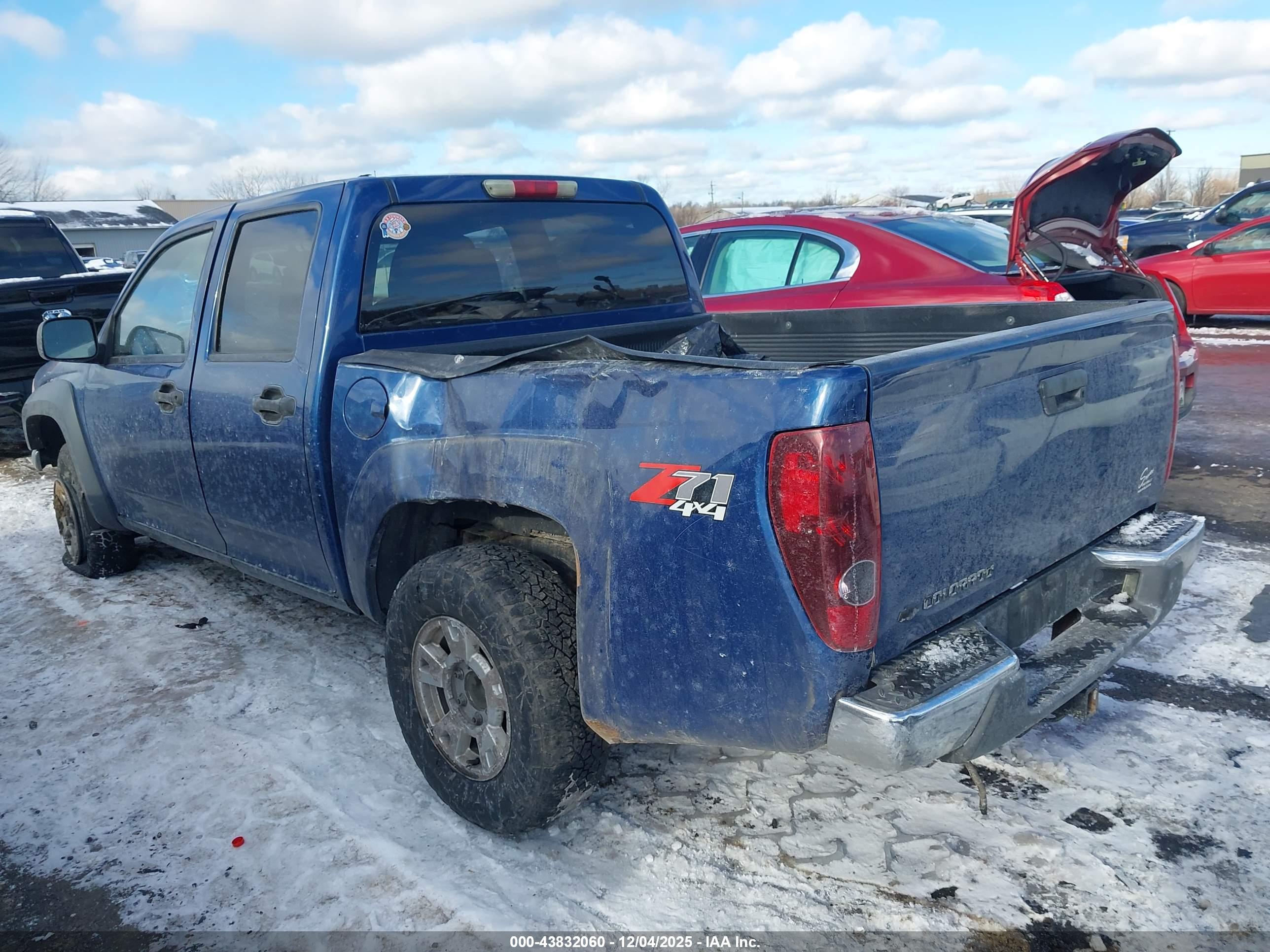 CHEVROLET COLORADO image 3
