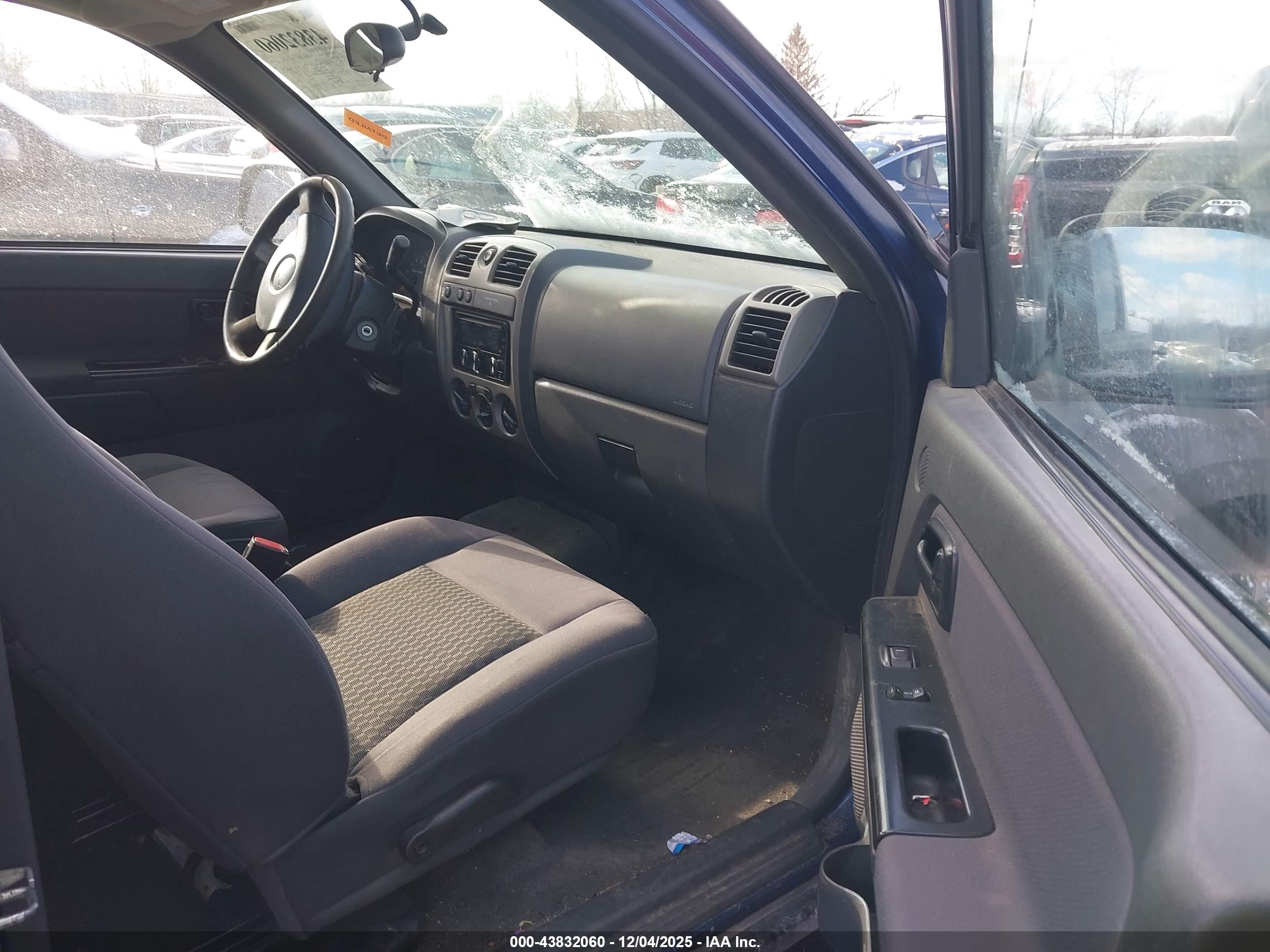CHEVROLET COLORADO image 5