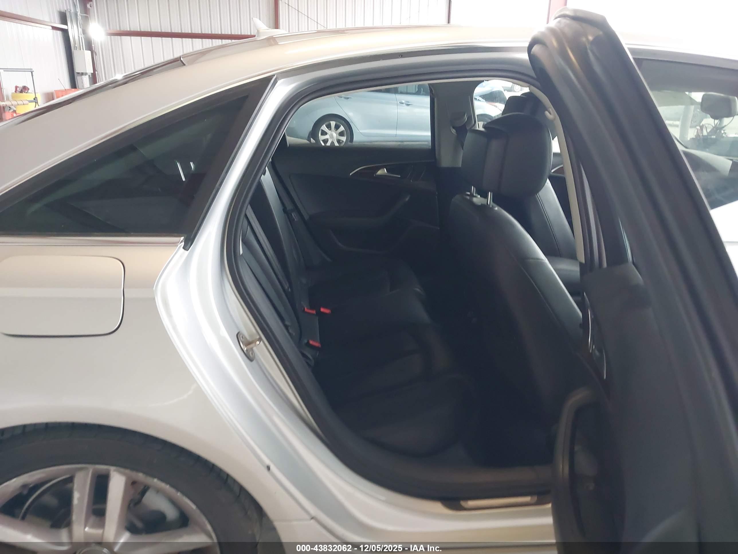 AUDI A6 image 8