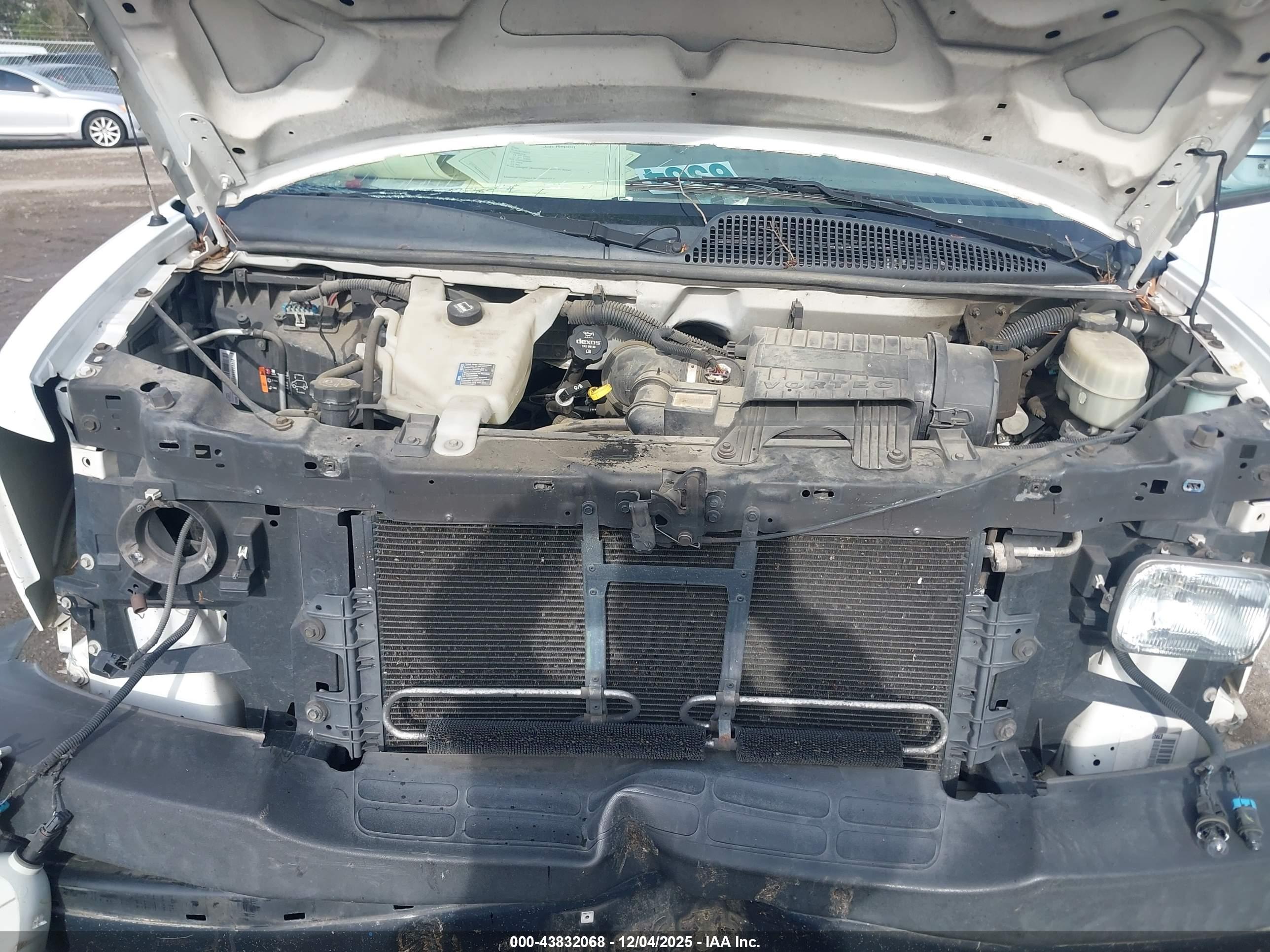 CHEVROLET EXPRESS image 10