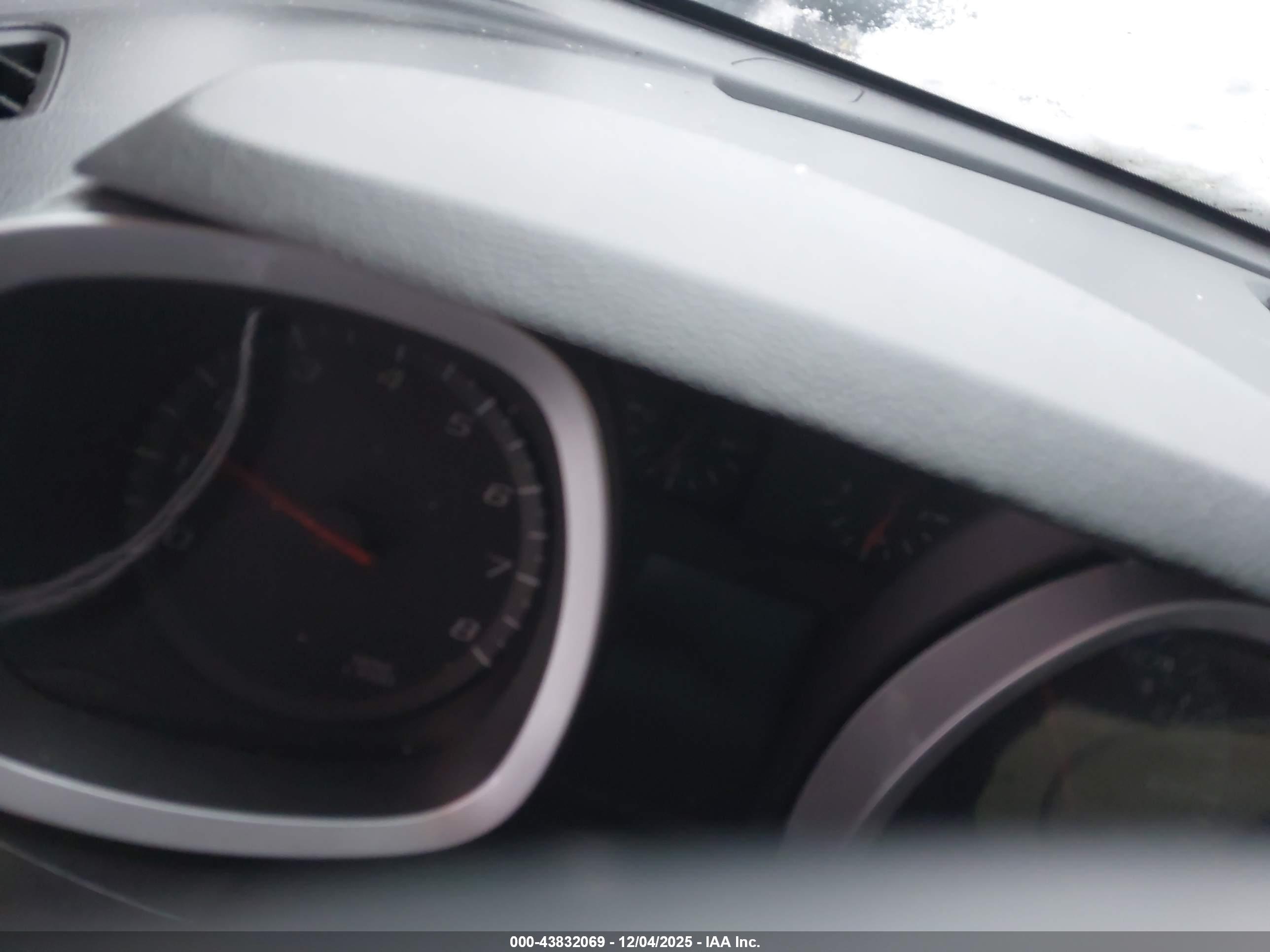CHEVROLET EQUINOX image 7