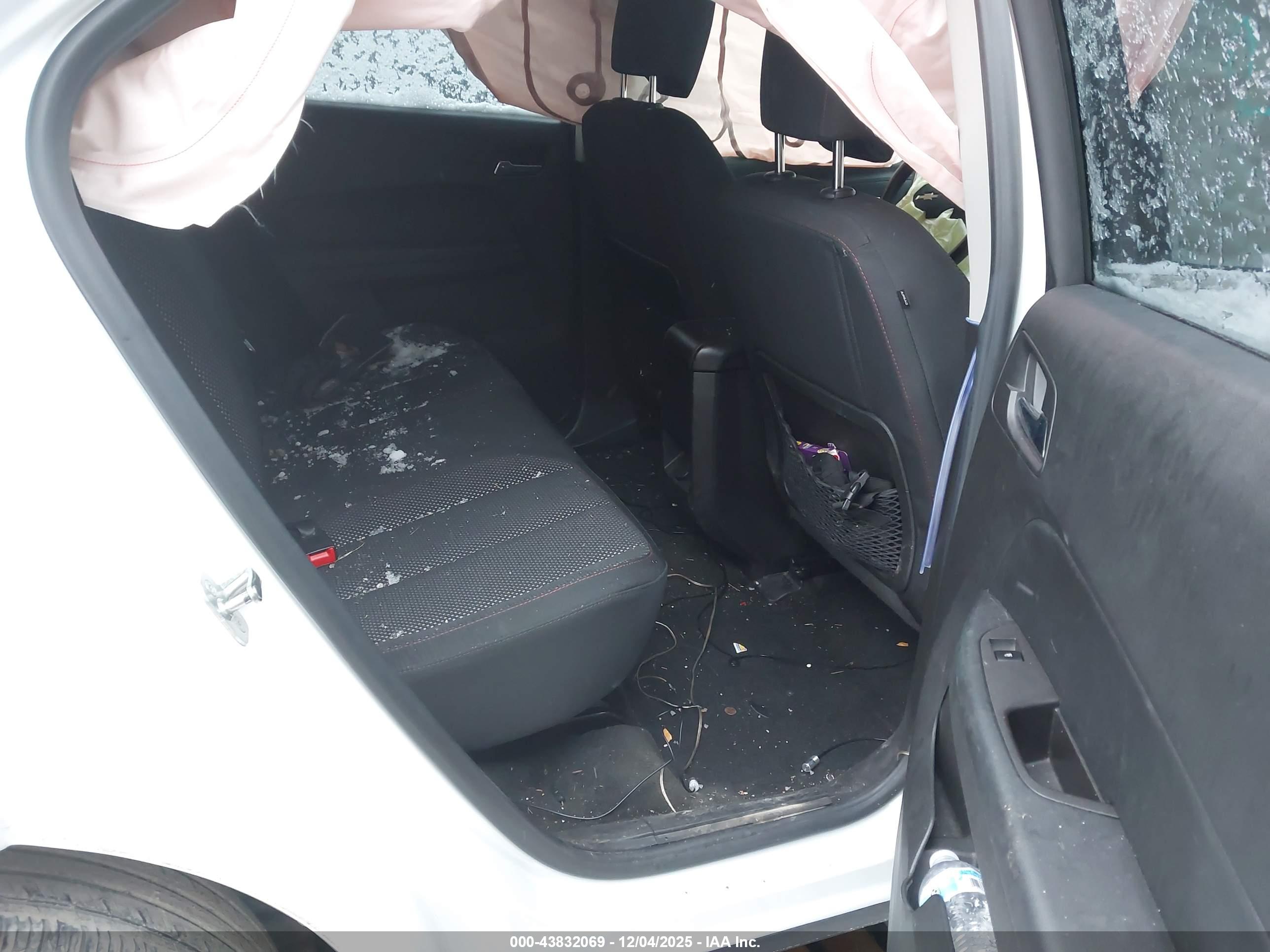 CHEVROLET EQUINOX image 8