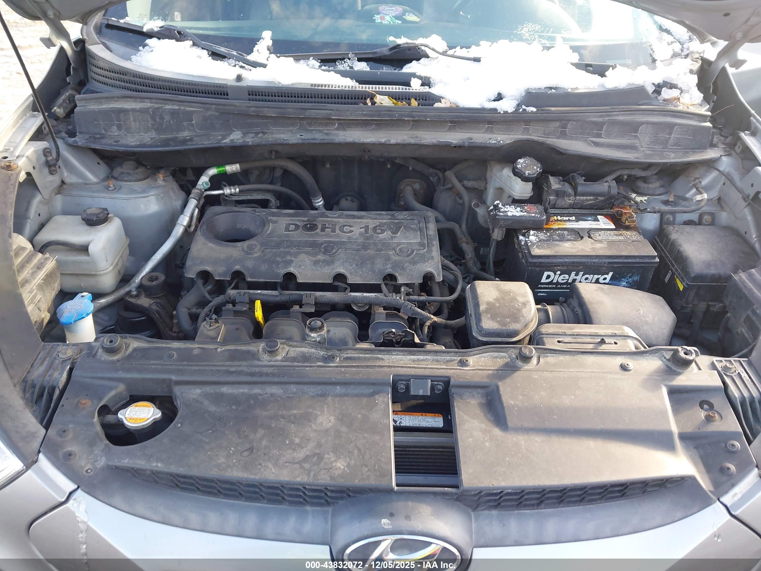 HYUNDAI TUCSON image 10