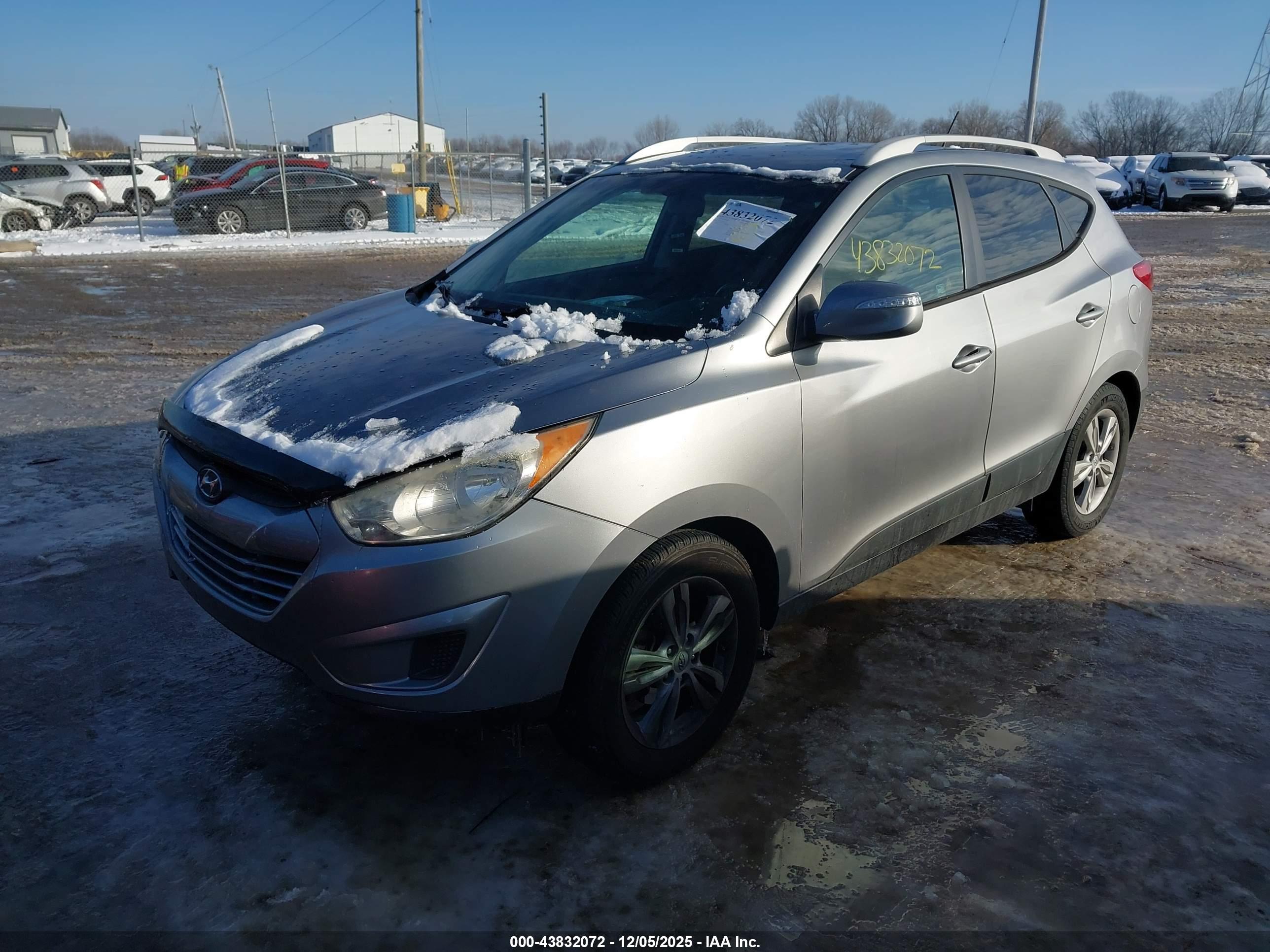 HYUNDAI TUCSON image 2