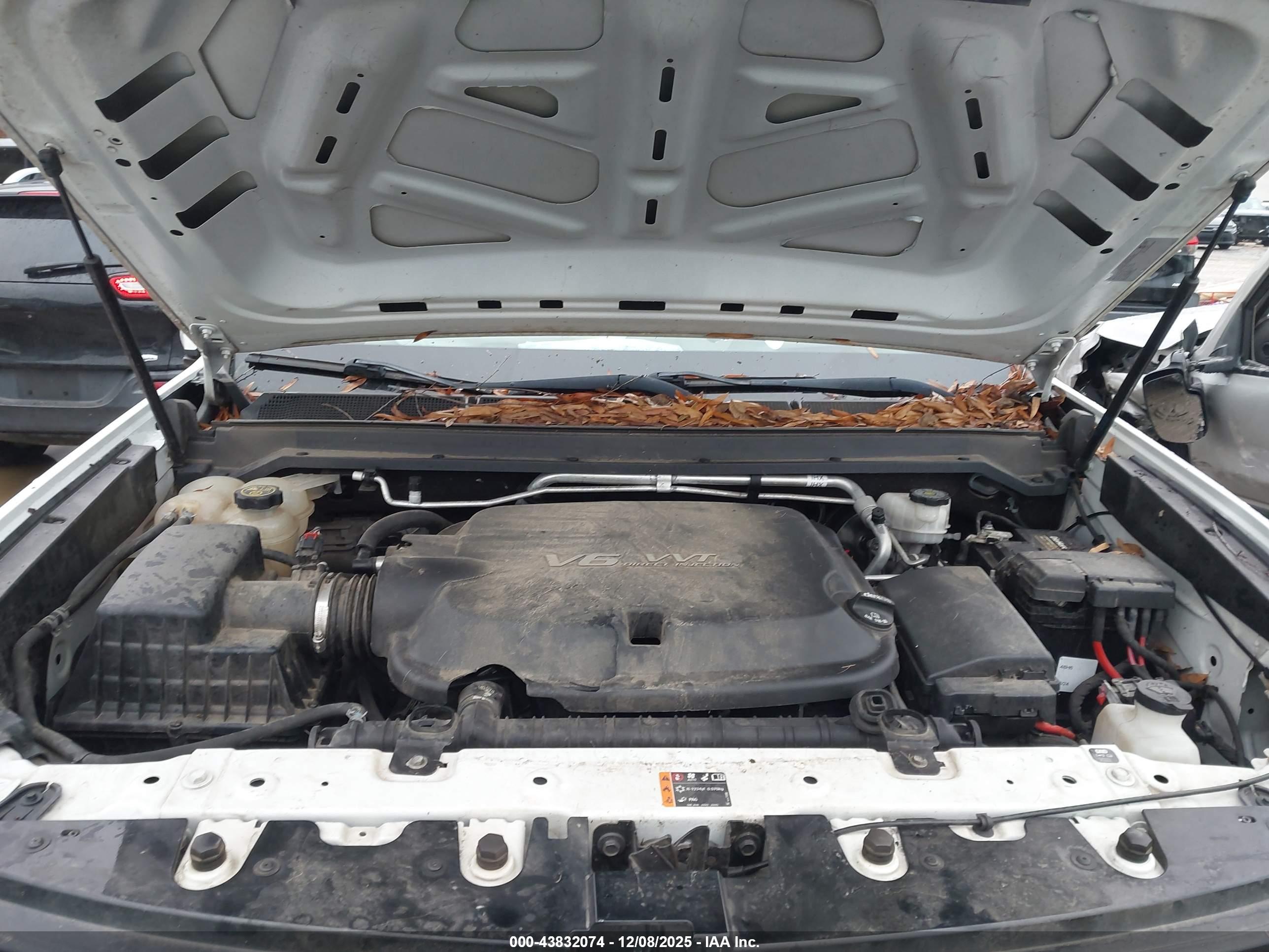 CHEVROLET COLORADO image 10