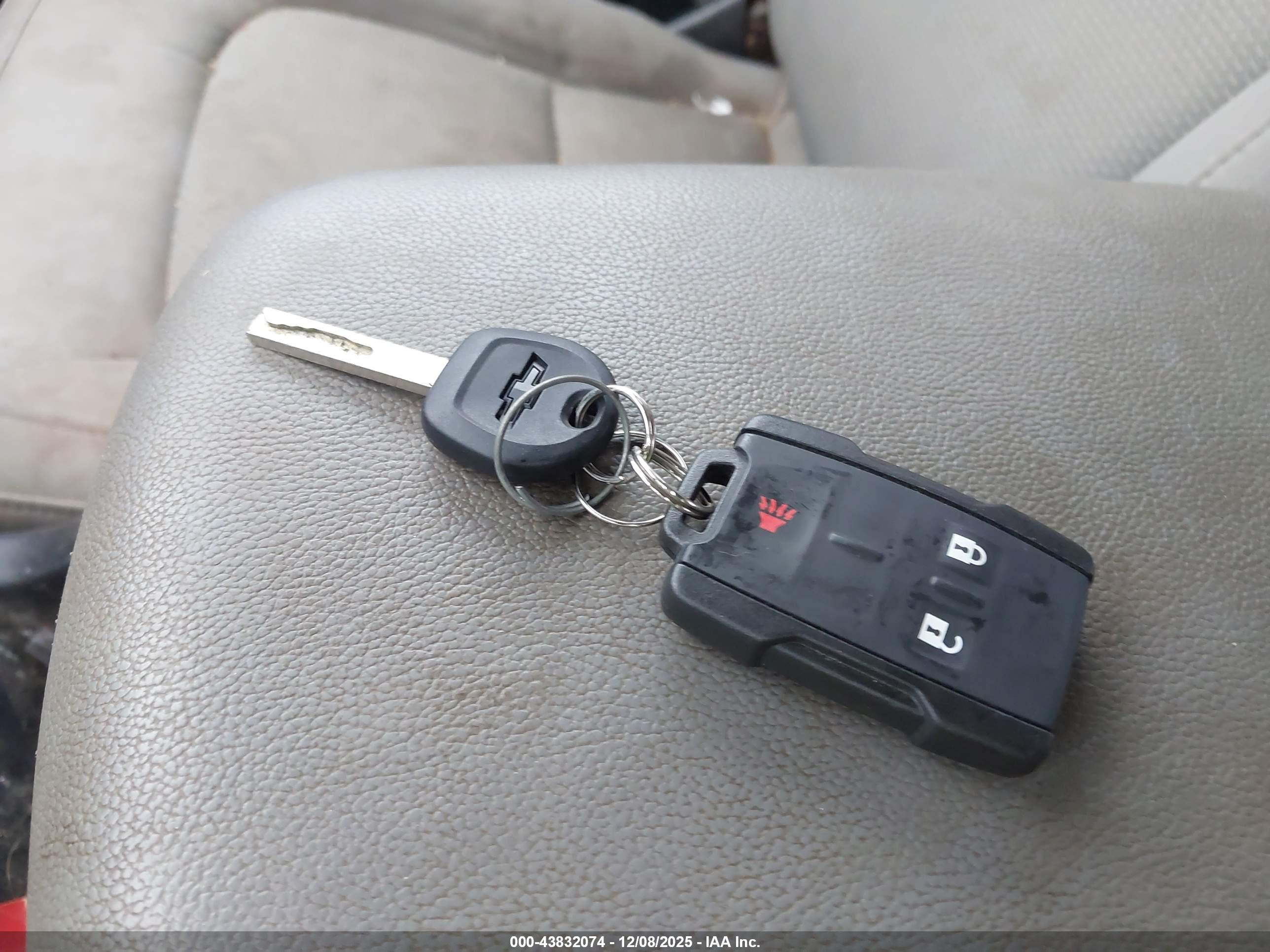 CHEVROLET COLORADO image 11