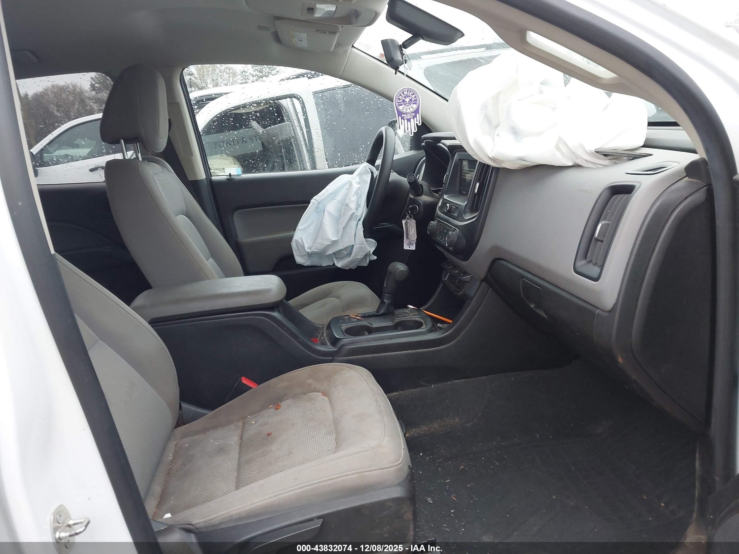 CHEVROLET COLORADO image 5